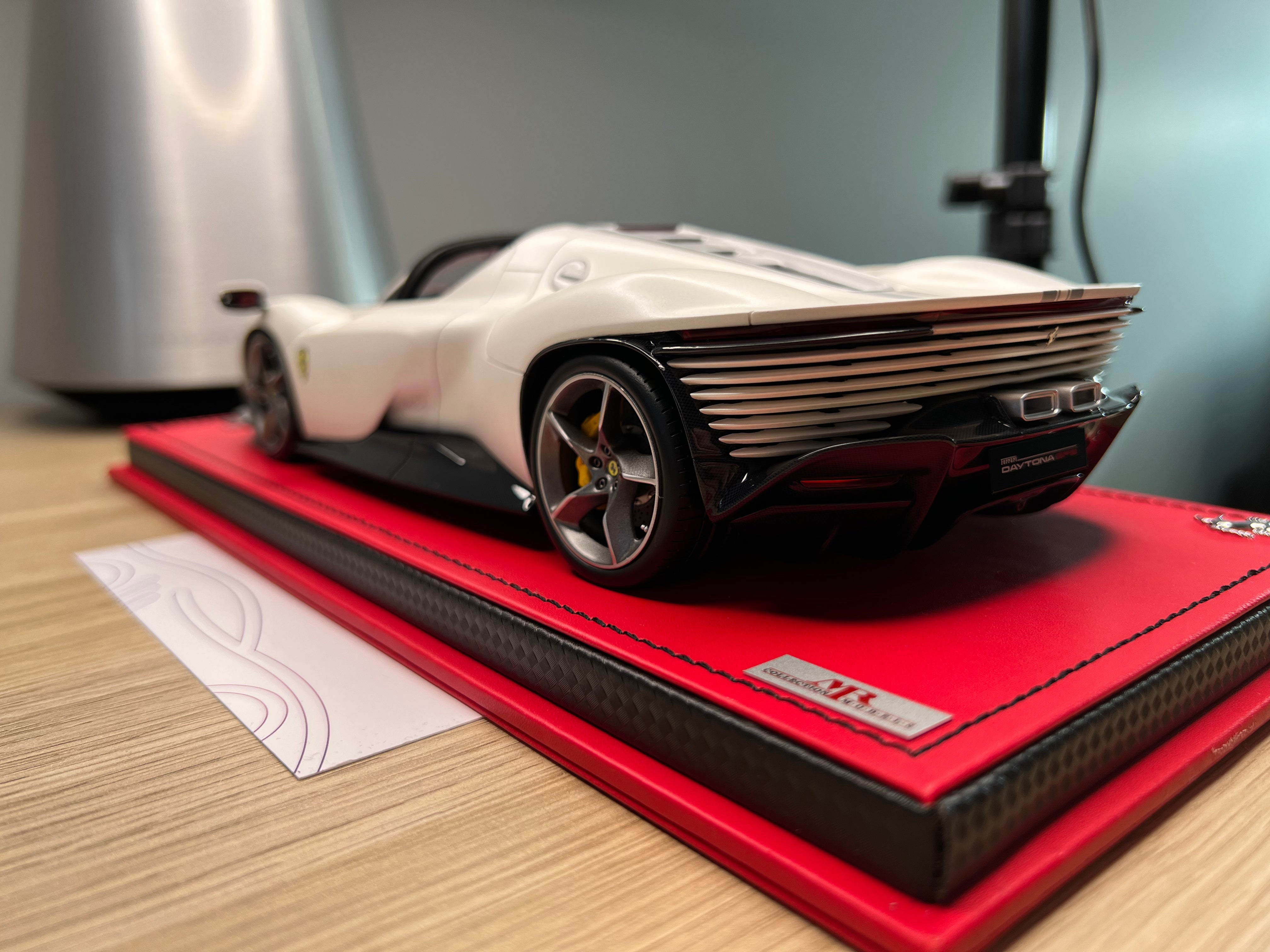 Ferrari Daytona SP3 Icona - Pearl White - 1:18