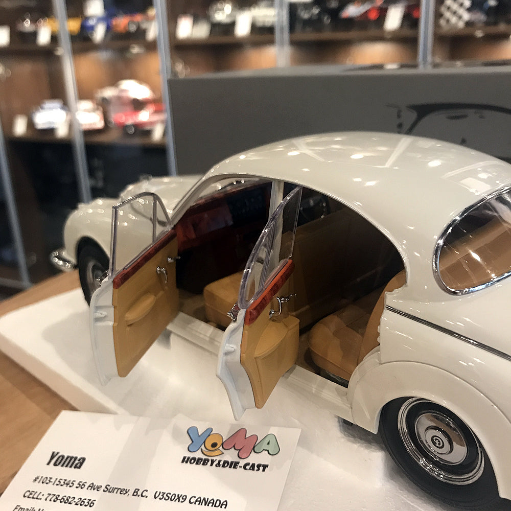 Paragon 1:18 Daimler 250 V8 1967 O.E. White PA-98313