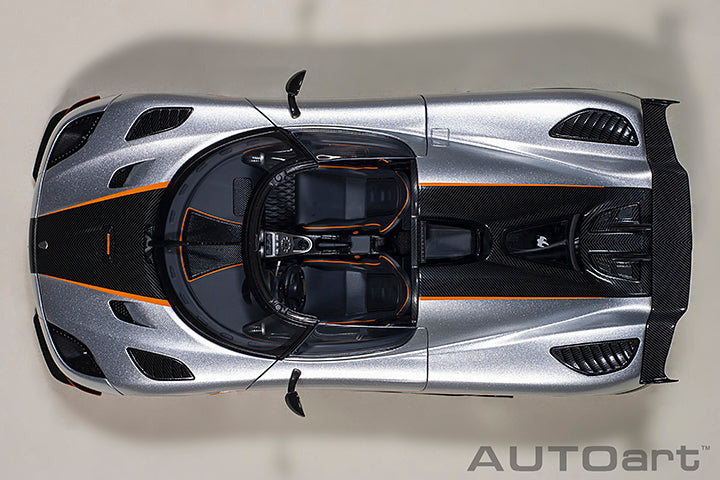 KOENIGSEGG AGERA RS (MOON SILVER/CARBON BLACK/ORANGE ACCENTS)