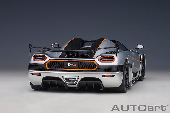 KOENIGSEGG AGERA RS (MOON SILVER/CARBON BLACK/ORANGE ACCENTS)