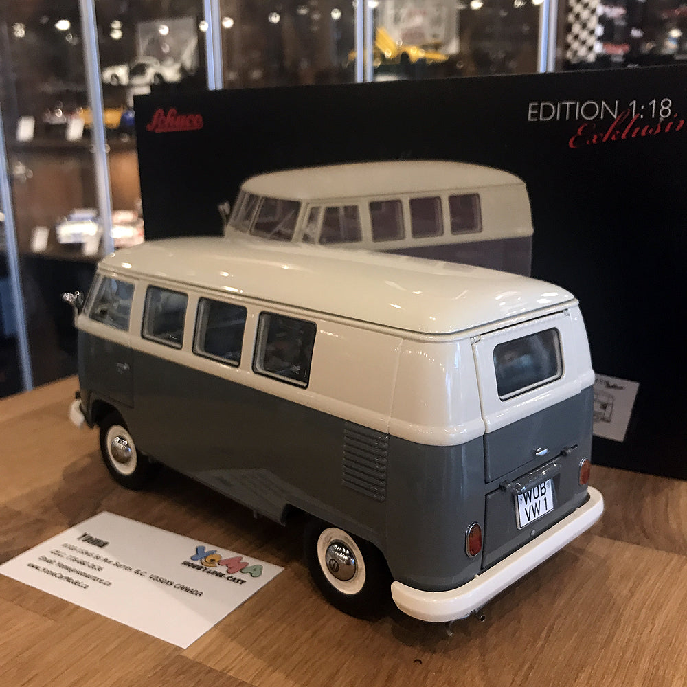 Schuco 1:18 Volkswagen VW T1 Bus Pearl White/Grey 450037500