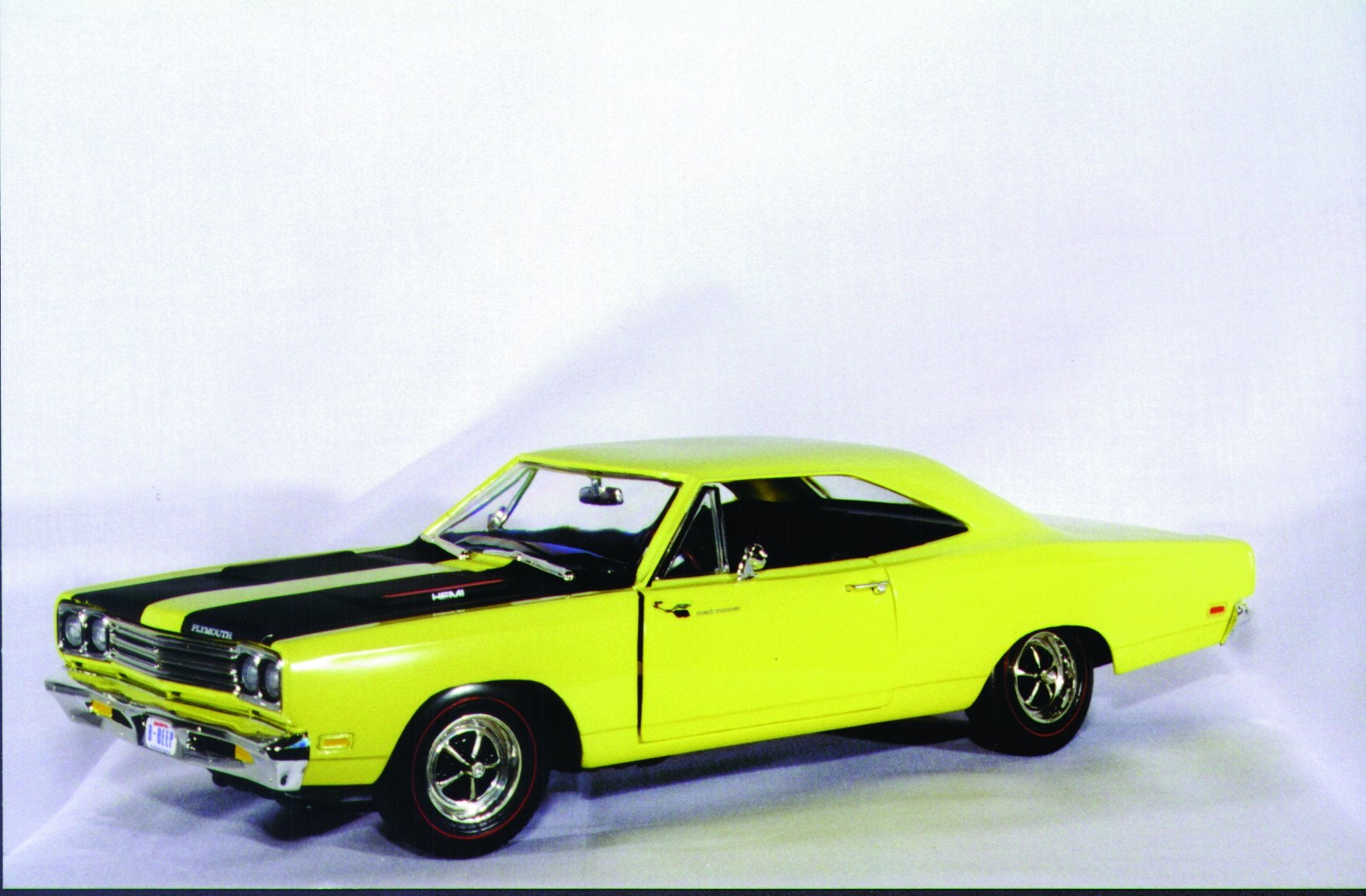 1:18 Ertl Plymouth Roadrunner '69 426 Hemi