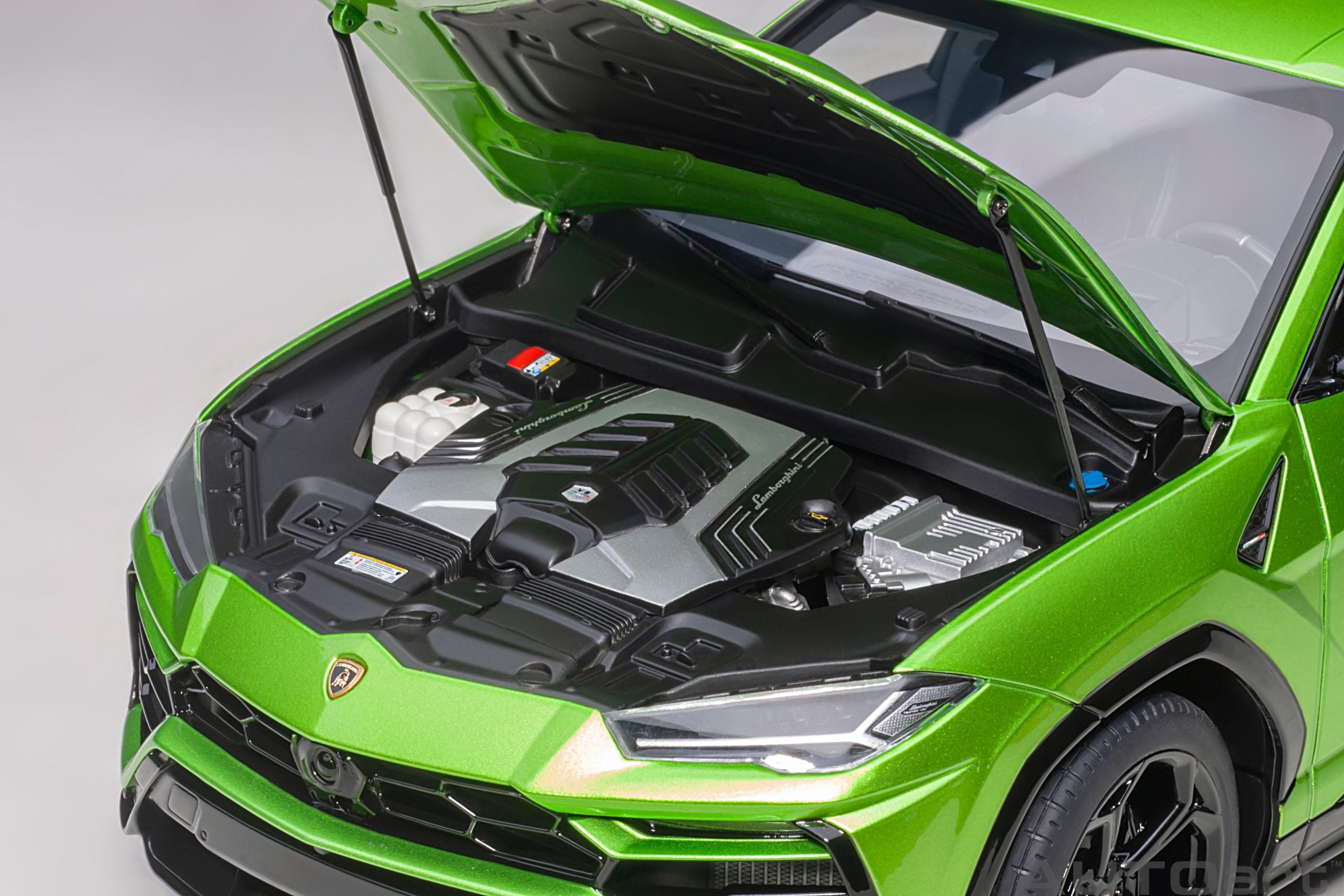 AUTOart 1:18 Lamborghini Urus (Verde Selvans) 79169