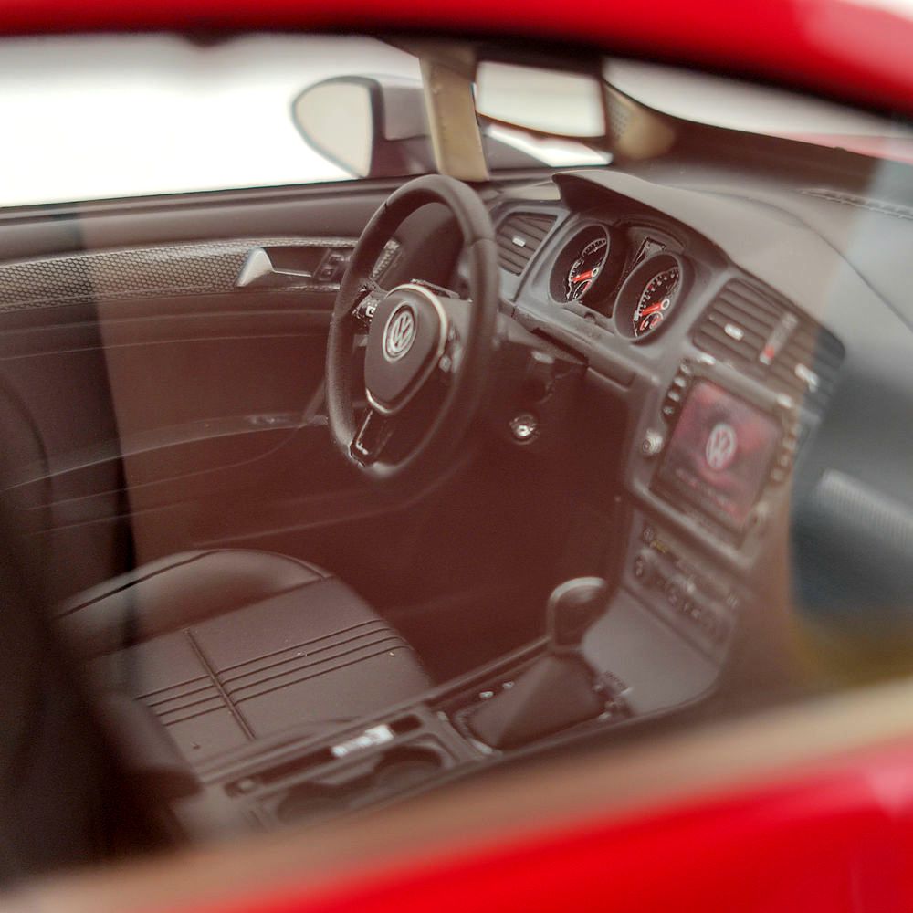 DNA Collectibles 1/18 Volkswagen Golf 7 Alltrack DNA000035 Resin Model Car Red Toys Gift