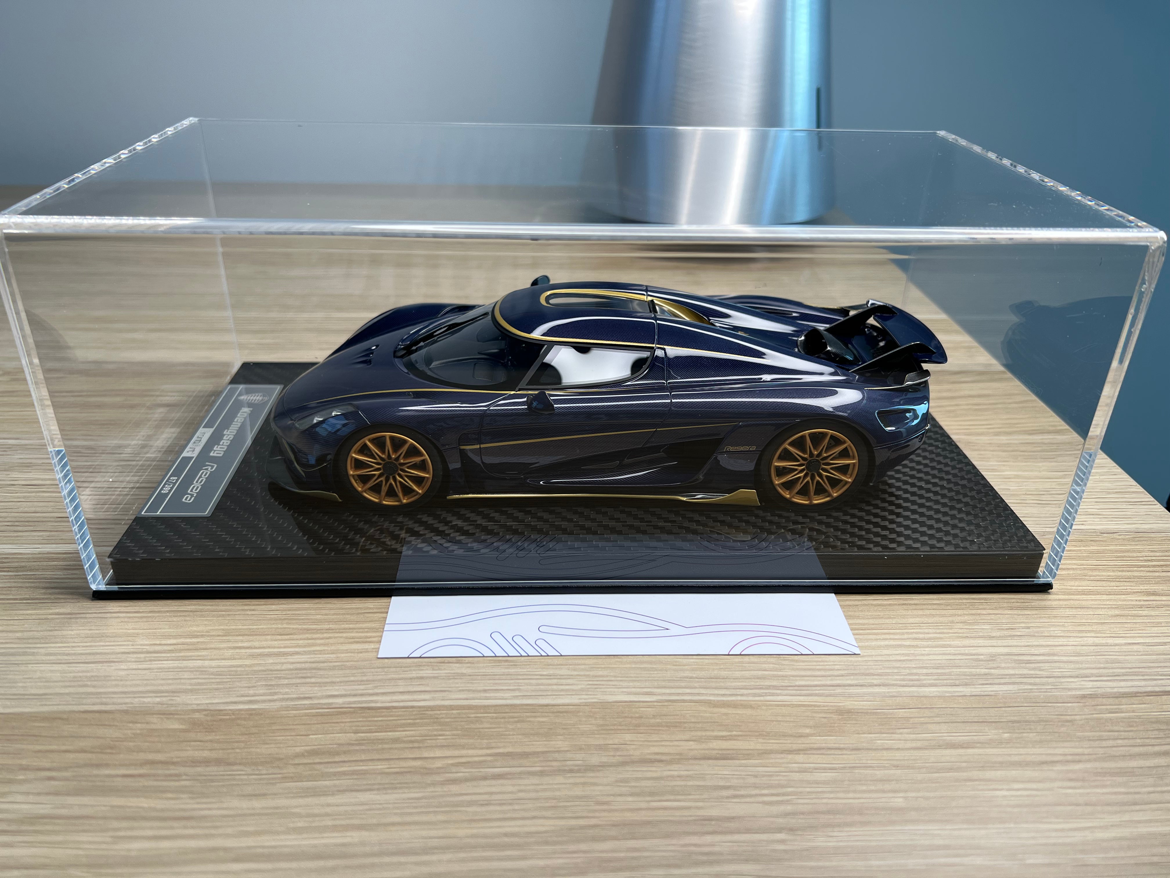 Koenigsegg Regera carbon blue tint gold wheels Zach's Garage - 1:18