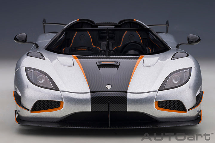 KOENIGSEGG AGERA RS (MOON SILVER/CARBON BLACK/ORANGE ACCENTS)