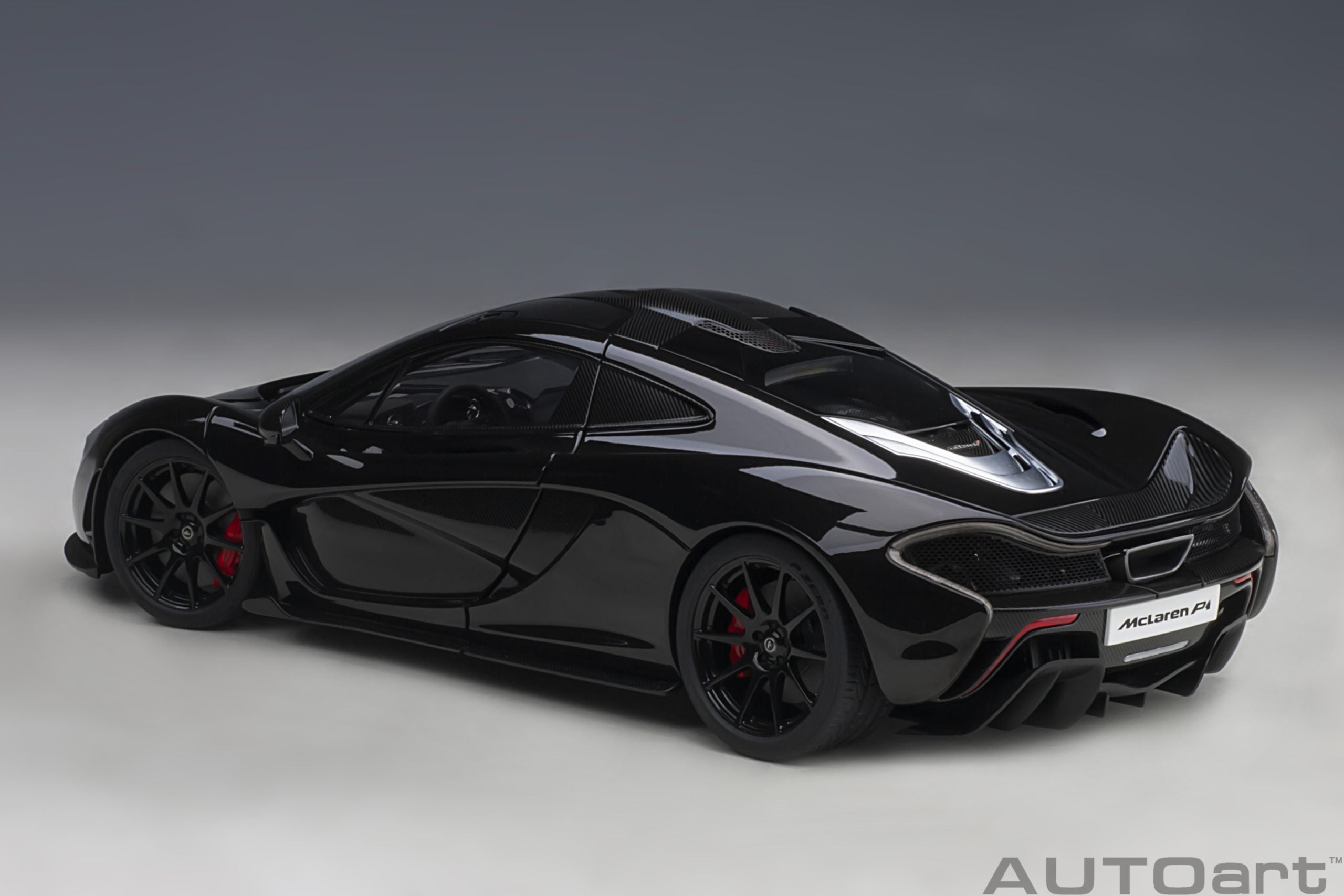 AUTOart 1:18 McLaren P1 (Fire Black) 76065