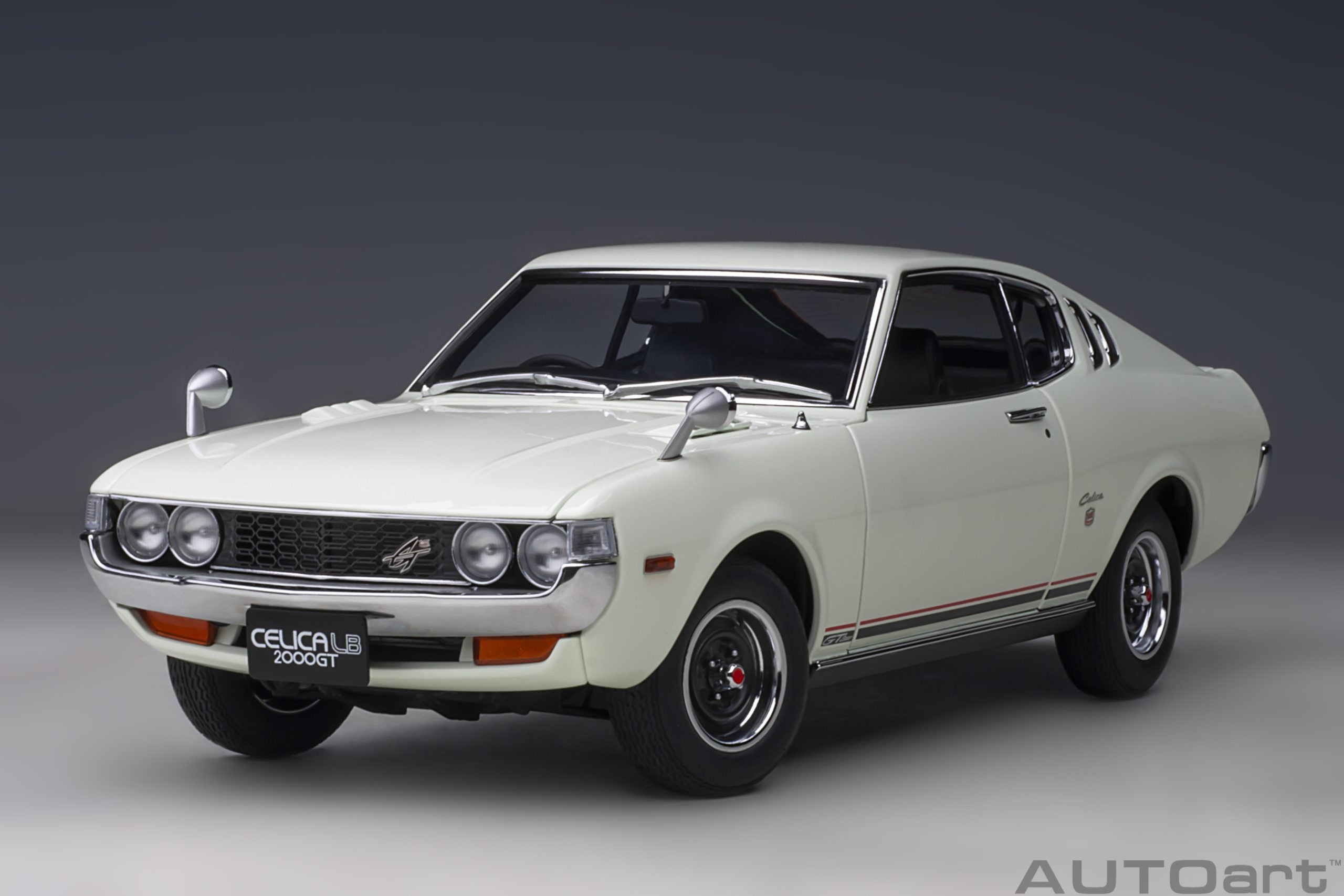 AUTOart 1:18 Toyota Celica Liftback 2000GT (RA25) 1973 (White) 78766