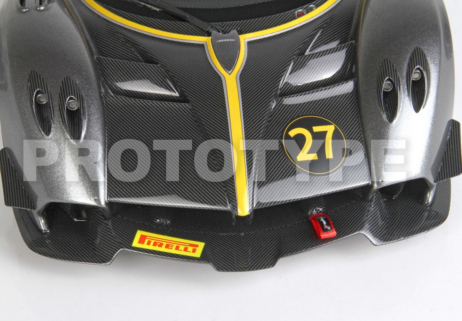 Pagani Huayra R - 1:18