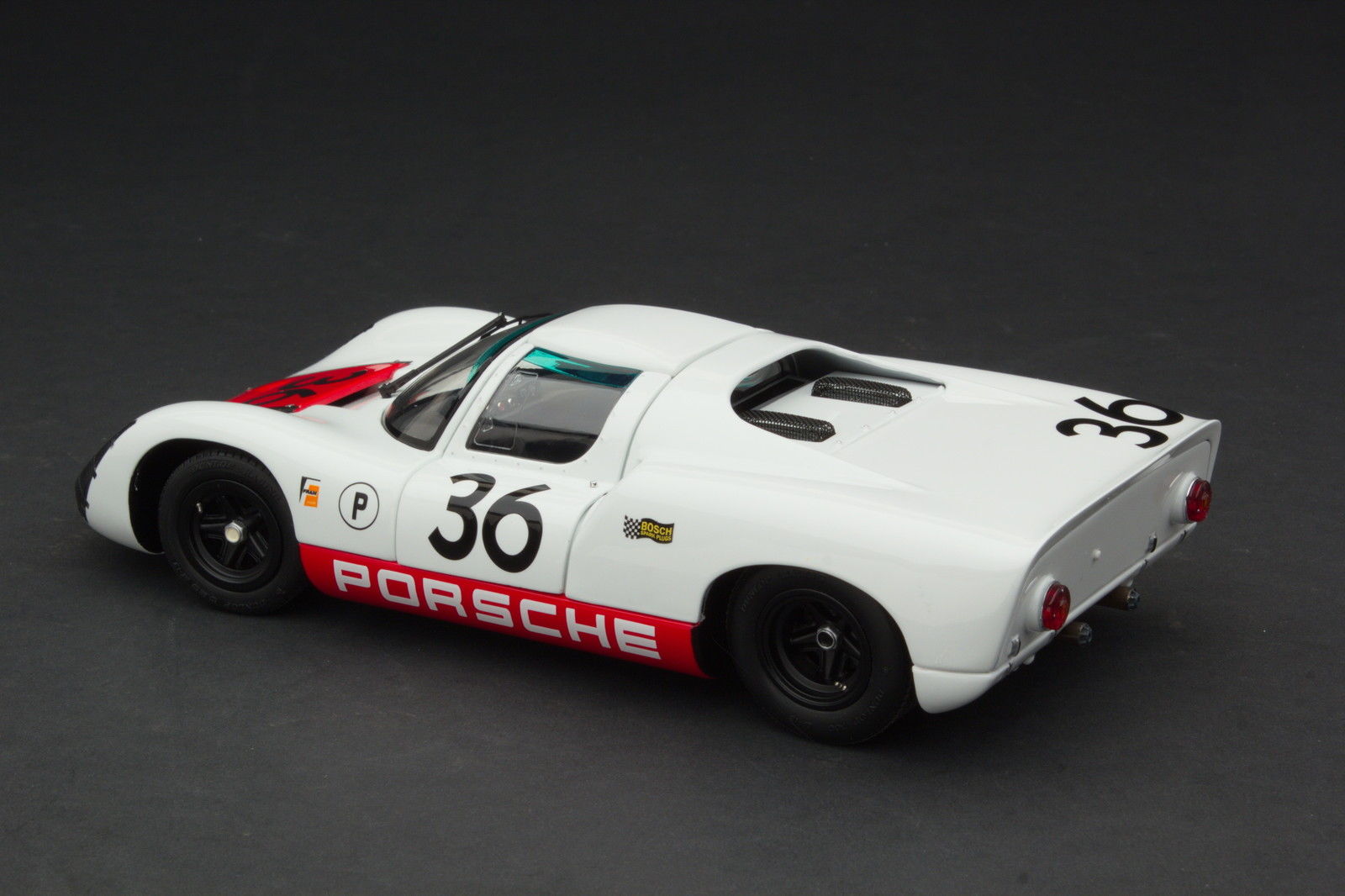 EXOTO 1:18 1967 Porsche 910 #36 Sebring Winner MTB00066B