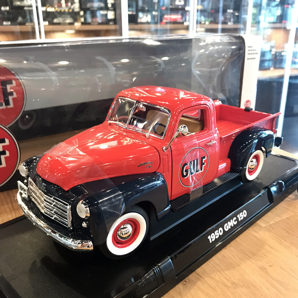 GreenLight 1:18 1950 GMC 150 Gulf Oil with Vintage Gulf Gas Pump 12984