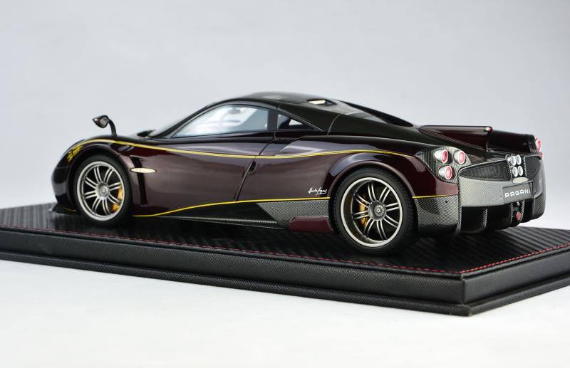 Frontiart AvanStyle 1:18 Pagani Huayra Purple red AS016-116