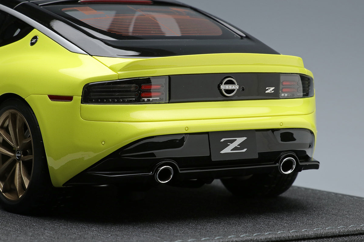 Make Up Co., Ltd / IDEA 1:18 Nissan Z 