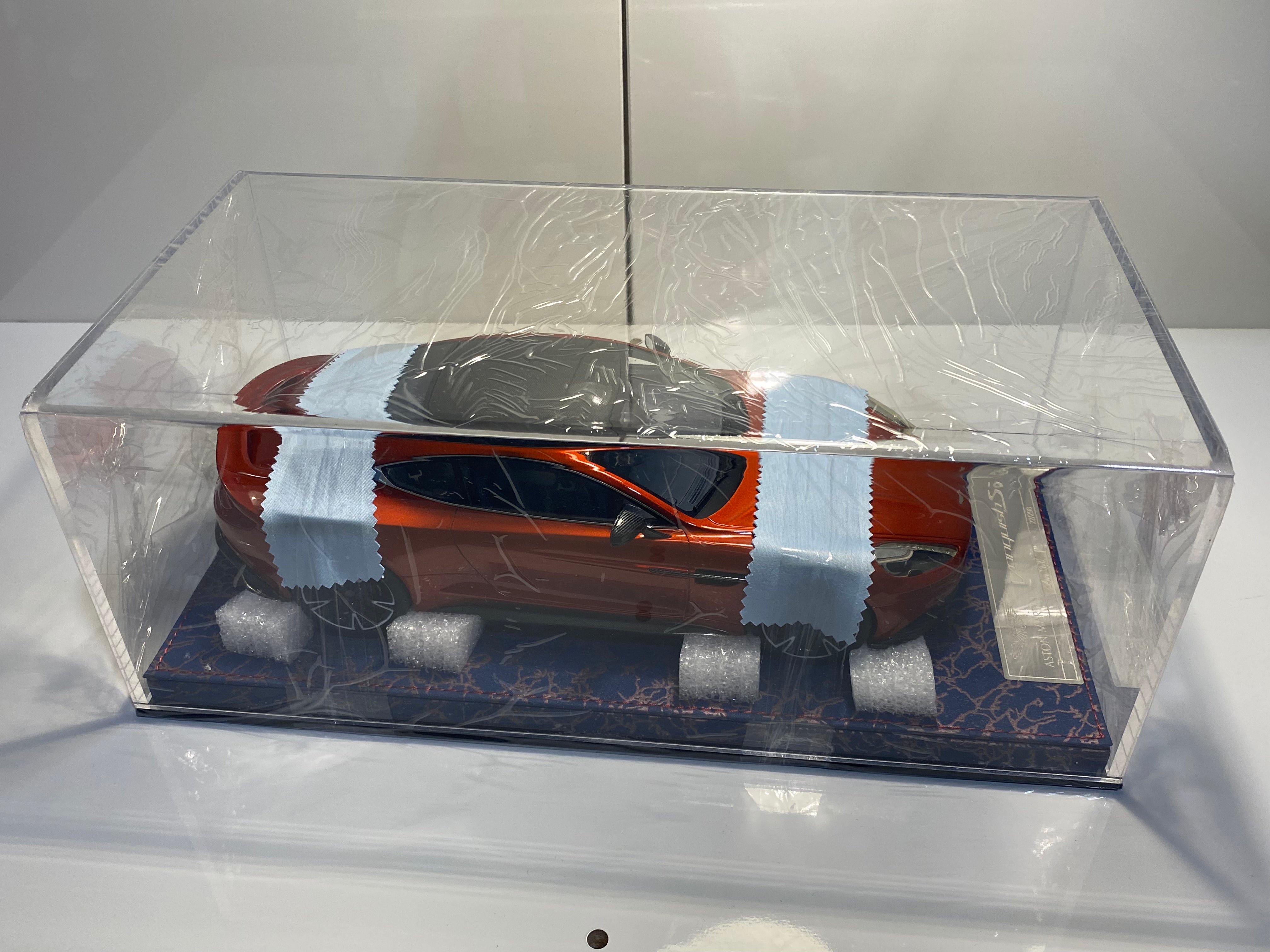 Frontiart AvanStyle 1:18 Aston Martin Vanquish S Copper AS018-12