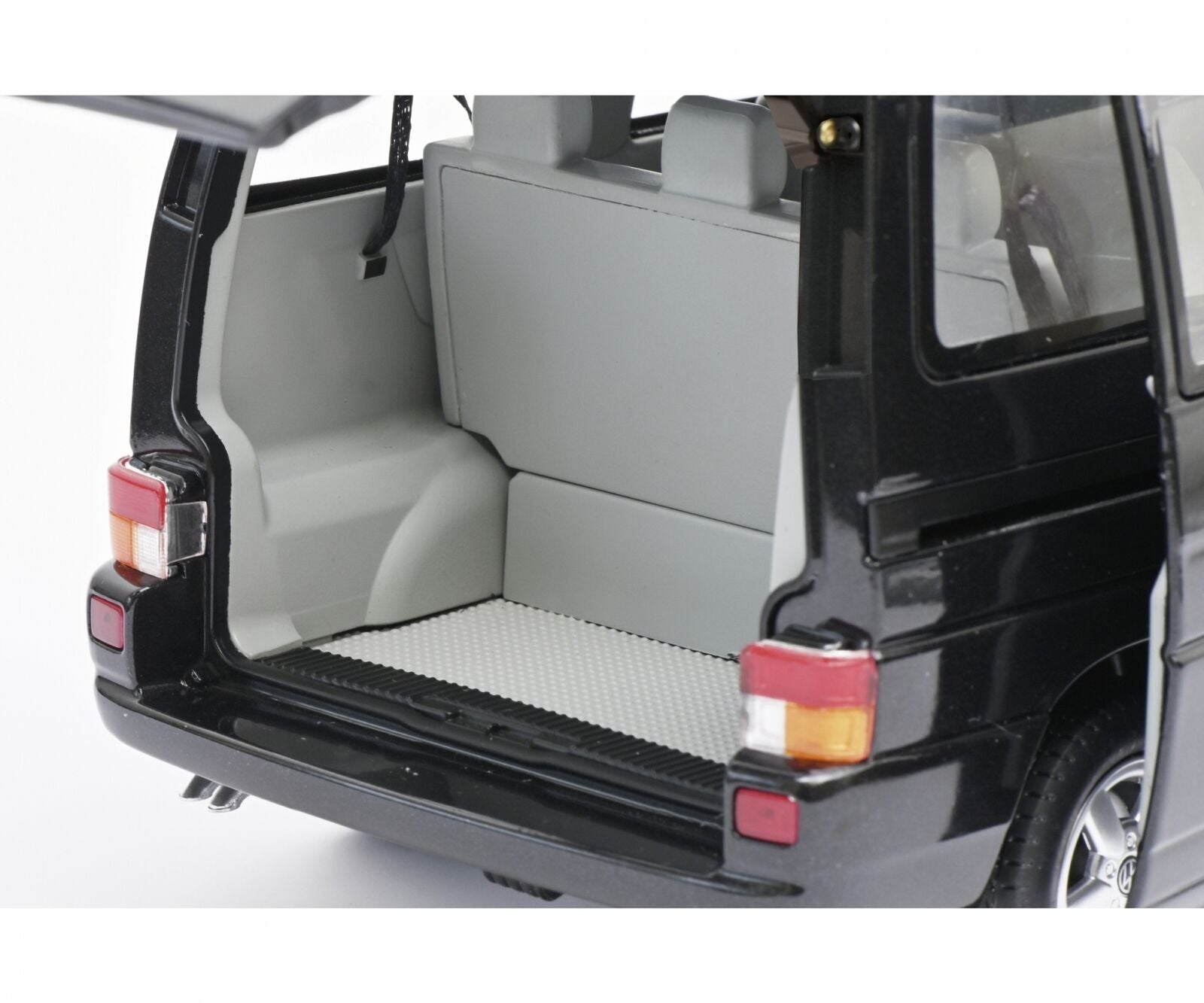 Schuco 1:18 Volkswagen T4b Caravelle Black 450041600