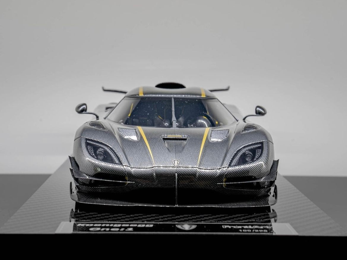 Koenigsegg Agera One:1 carbon gold 7107 - 1:18