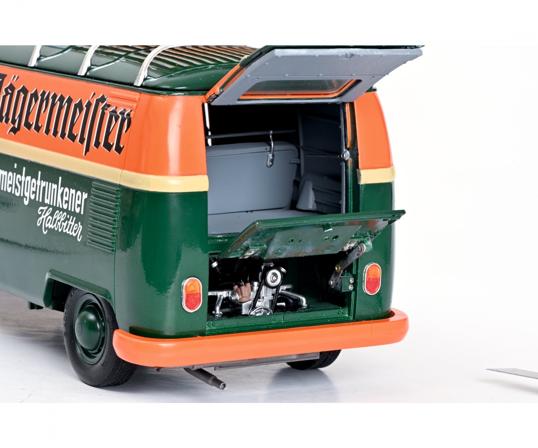 Schuco 1:18 Volkswagen T1B Jagermeister 450026900