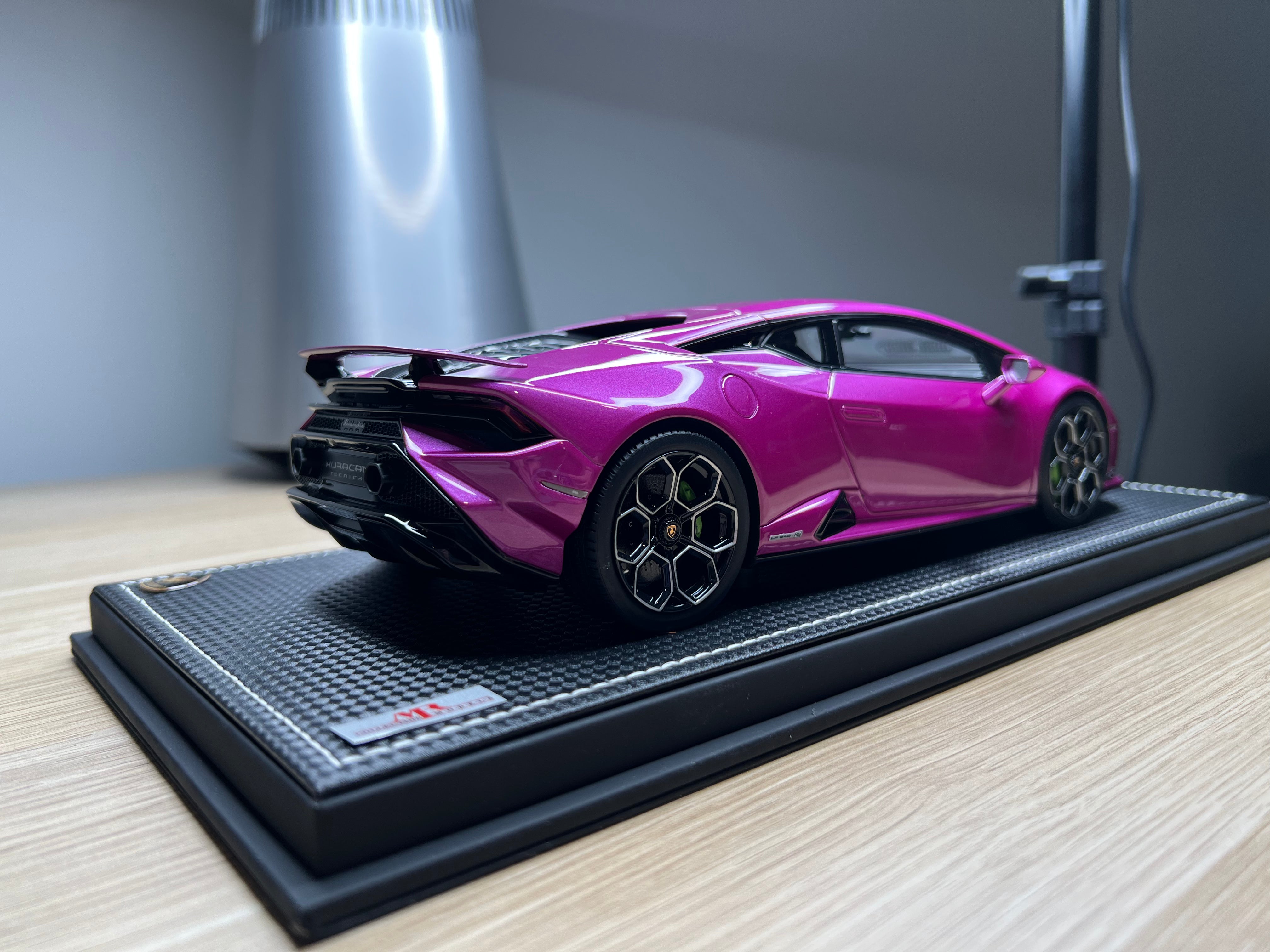 Lamborghini Huracan Tecnica - metallic purple - Limited Edition 1 of 1 - 1:18
