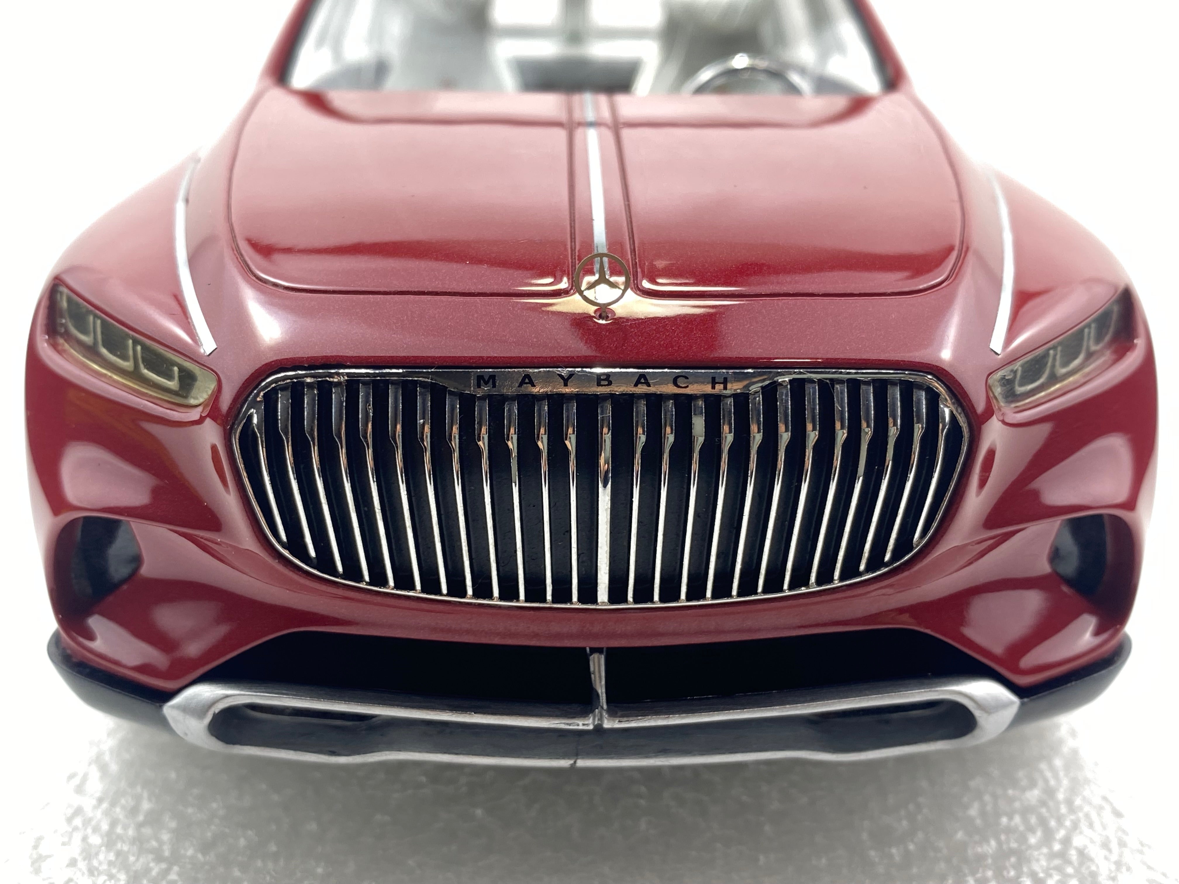 Schuco 1:18 Mercedes-Benz Maybach Ultimate Luxury Red 450018400 (Clearance Final Sale)