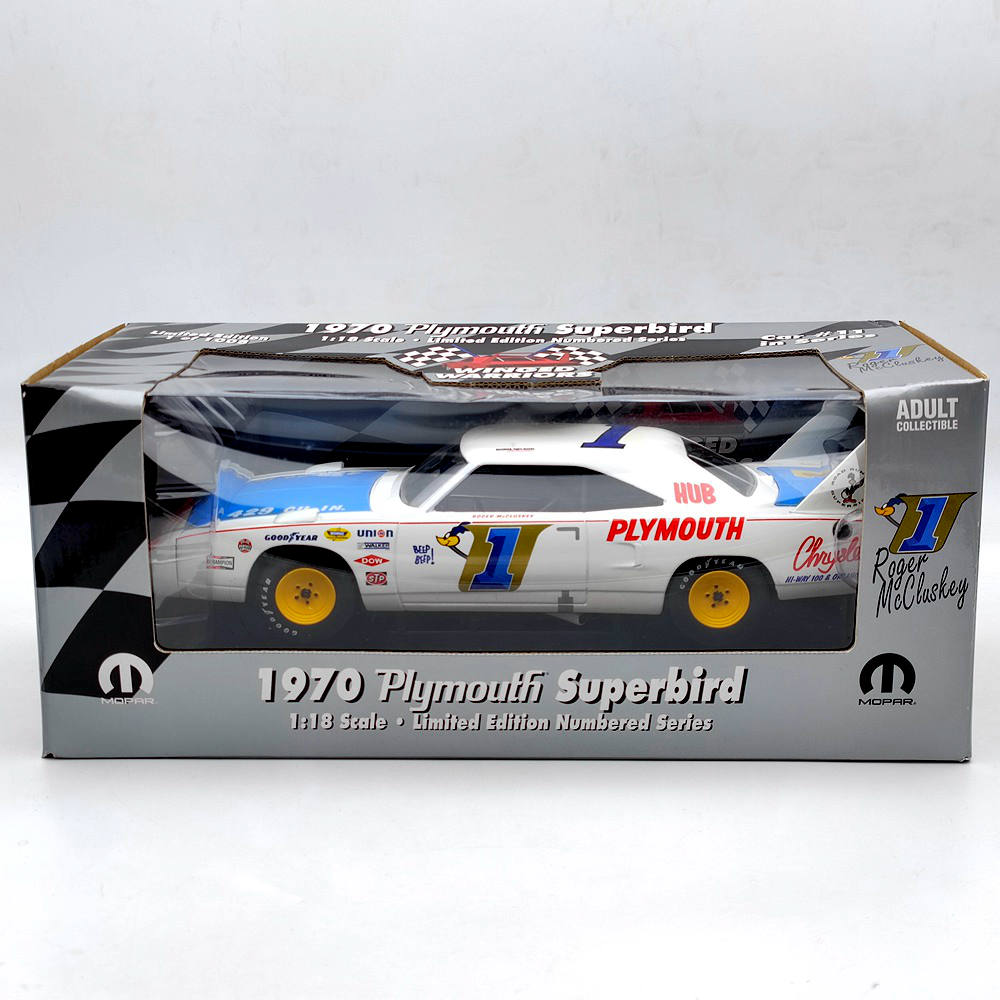 1/18 1970 Plymouth Superbird Race Car #1 Roger Mccluskey Winged Warriors #29530P Diecast Model Car Limited Edition Collection Auto  Toys Christmas Gifts