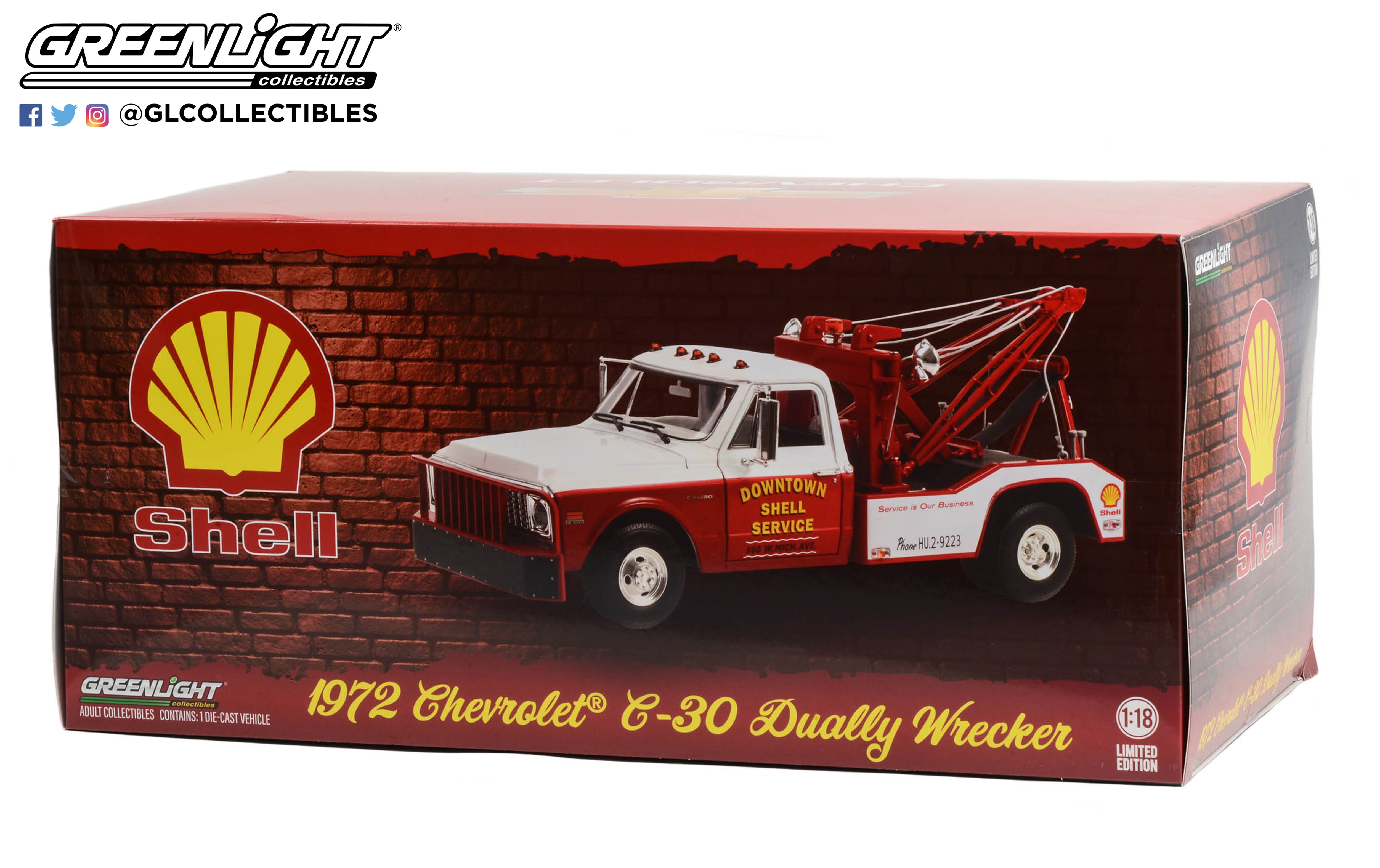 GreenLight 1:18 1972 Chevrolet C-30 Dually Wrecker - Downtown Shell Service “Service is Our Business” 13654