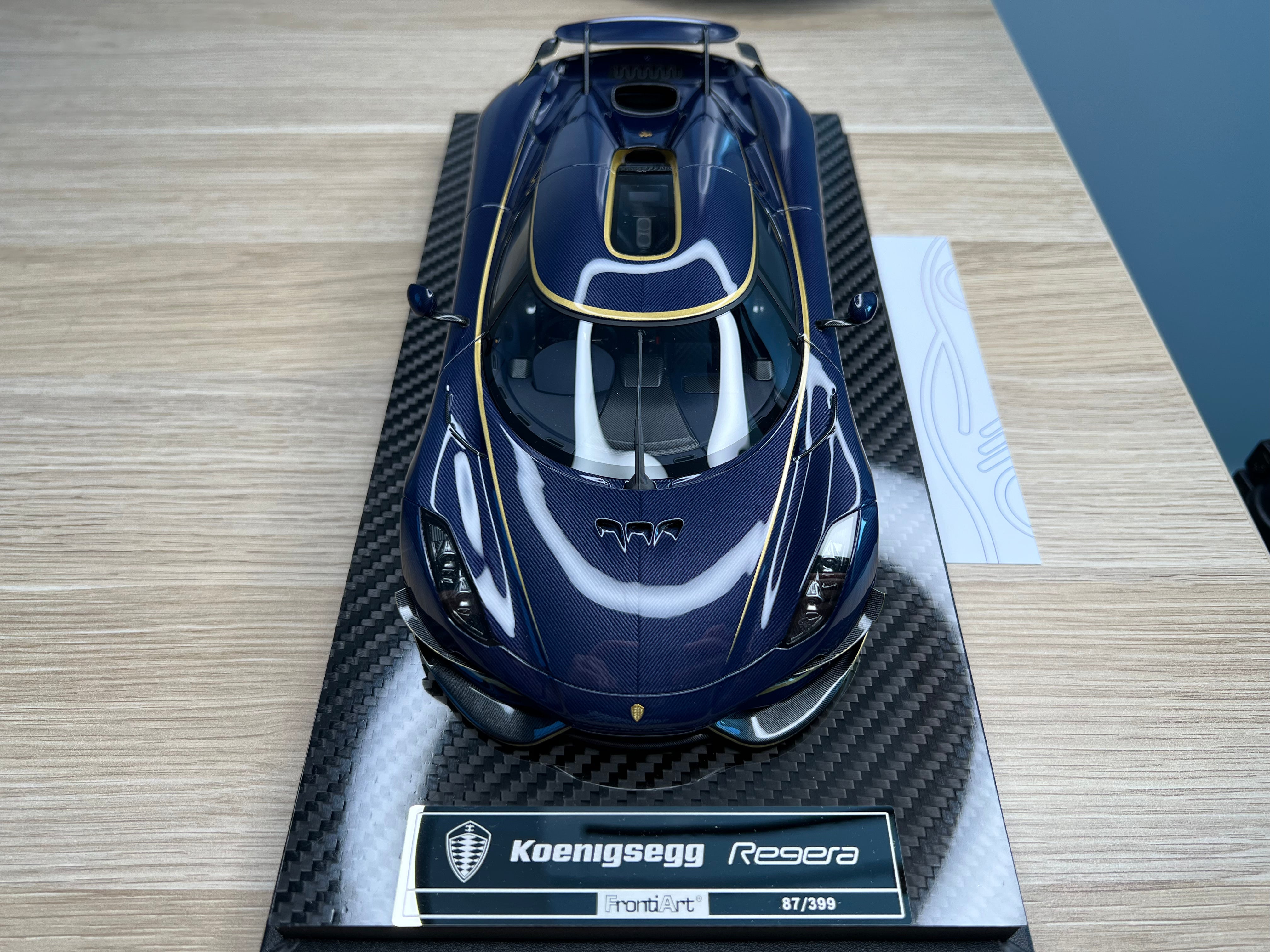 Koenigsegg Regera carbon blue tint gold wheels Zach's Garage - 1:18