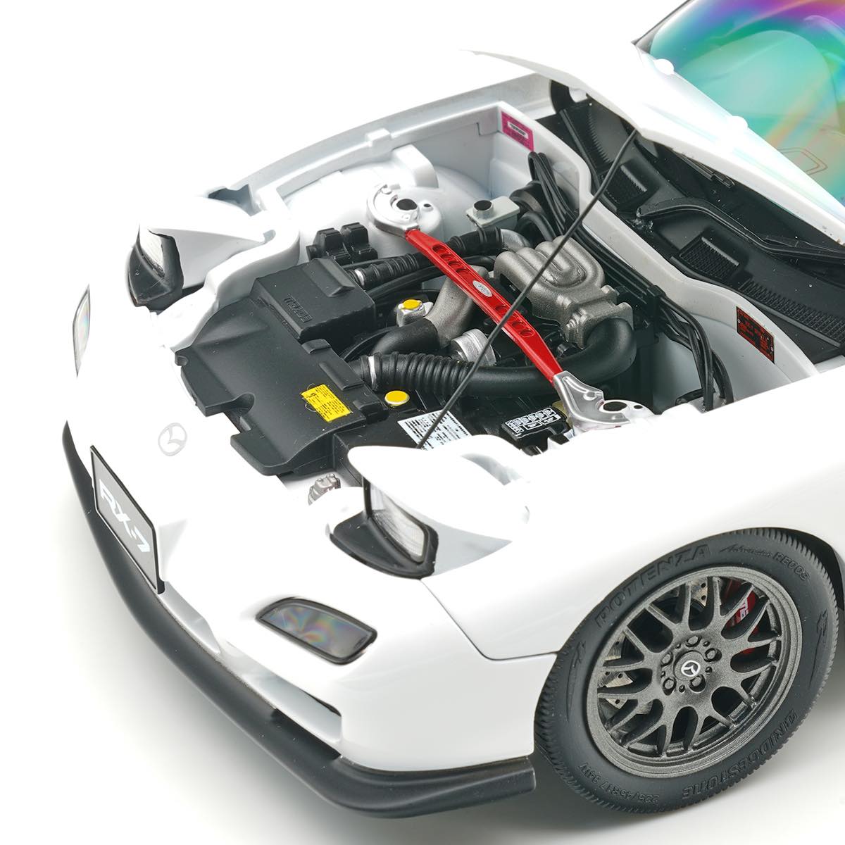 *PREORDER* Polar Master 1:18 Mazda RX-7 (FD3S) Spirit R in White with Engine Display