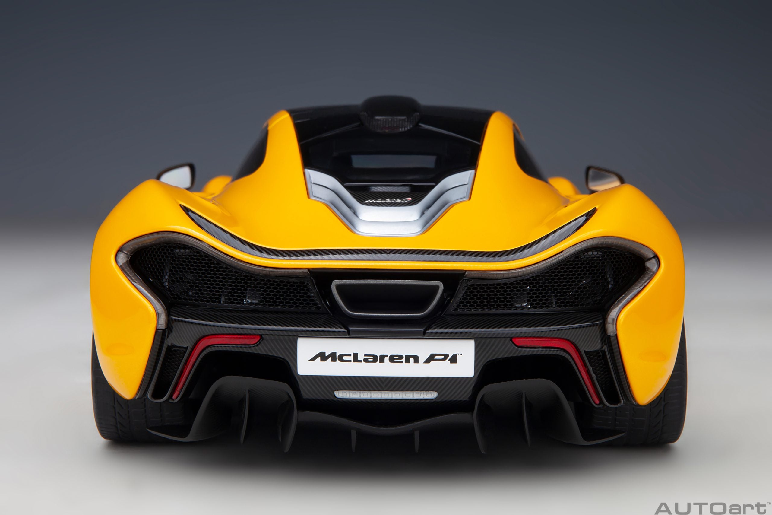 AUTOart 1:18 McLaren P1 (Volcano Yellow with yellow calipers) 76067