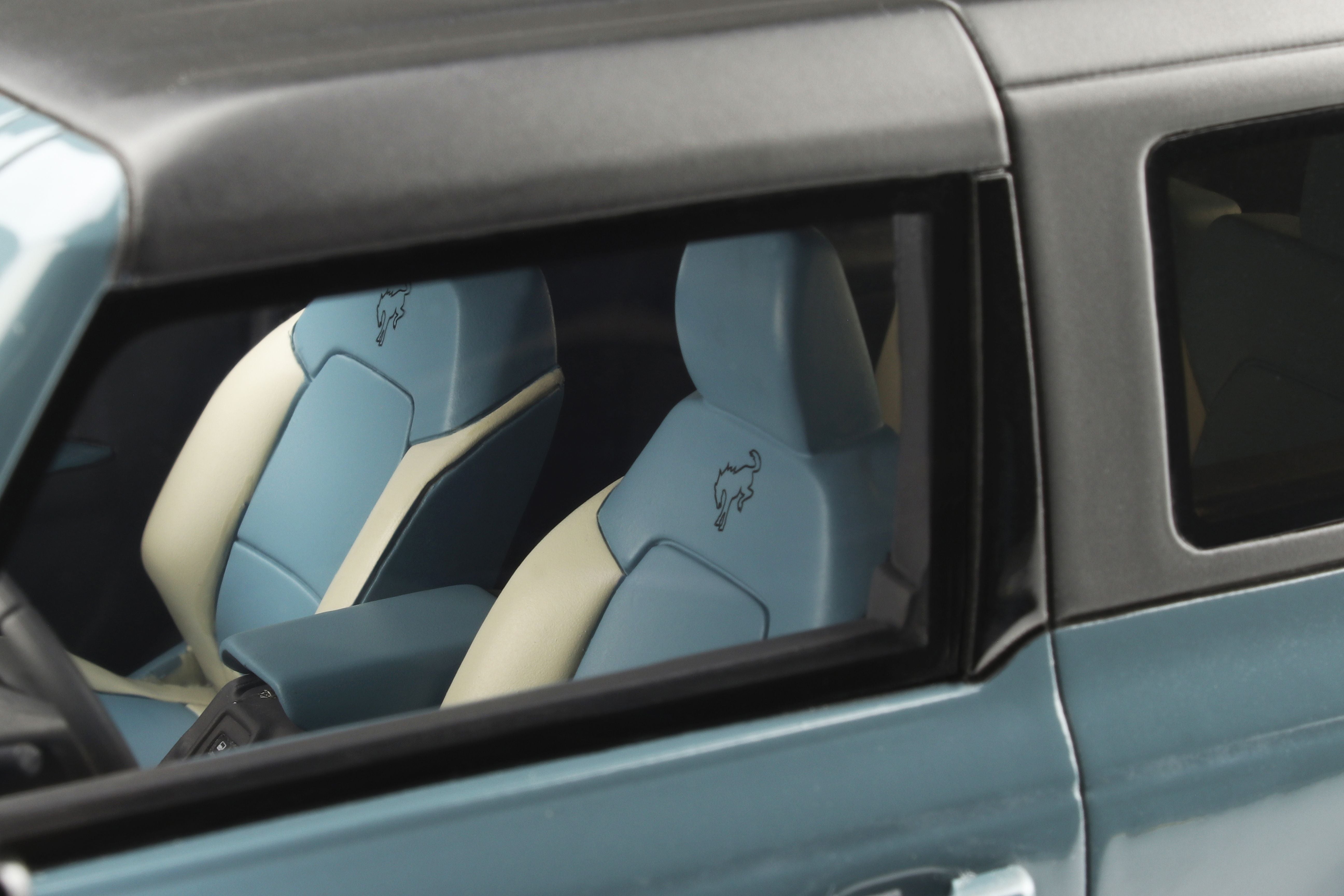 GT Spirit 1:18 Ford Bronco First Edition Area 51 GT359