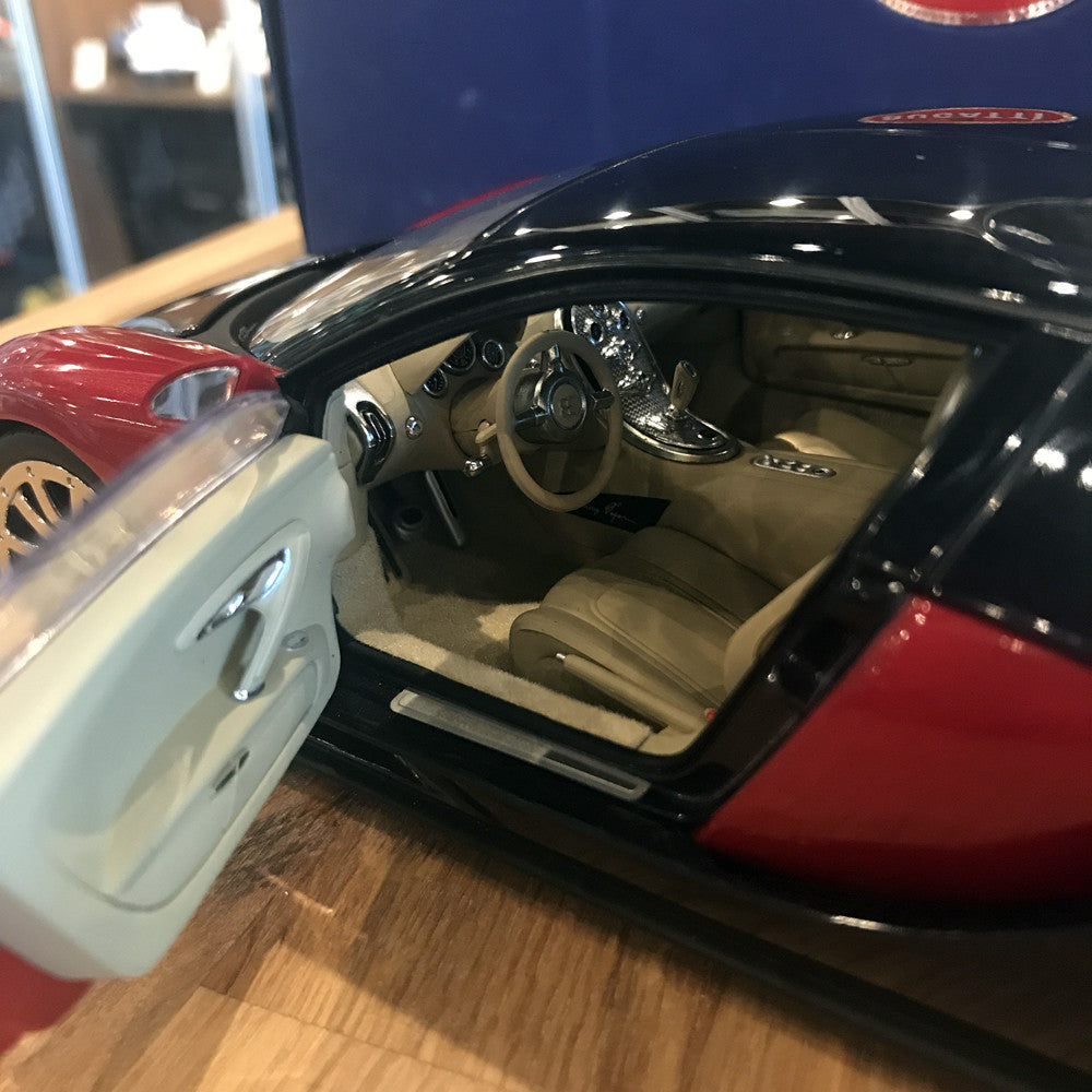 AUTOart 1:18 Bugatti EB 16.4 Veyron (FrankFurt 2001)  red/black first version 70901