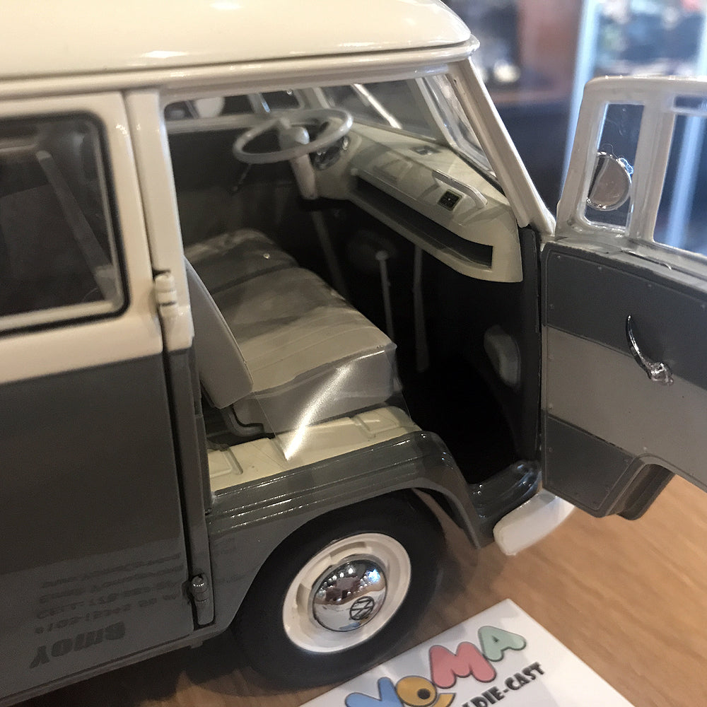 Schuco 1:18 Volkswagen VW T1 Bus Pearl White/Grey 450037500
