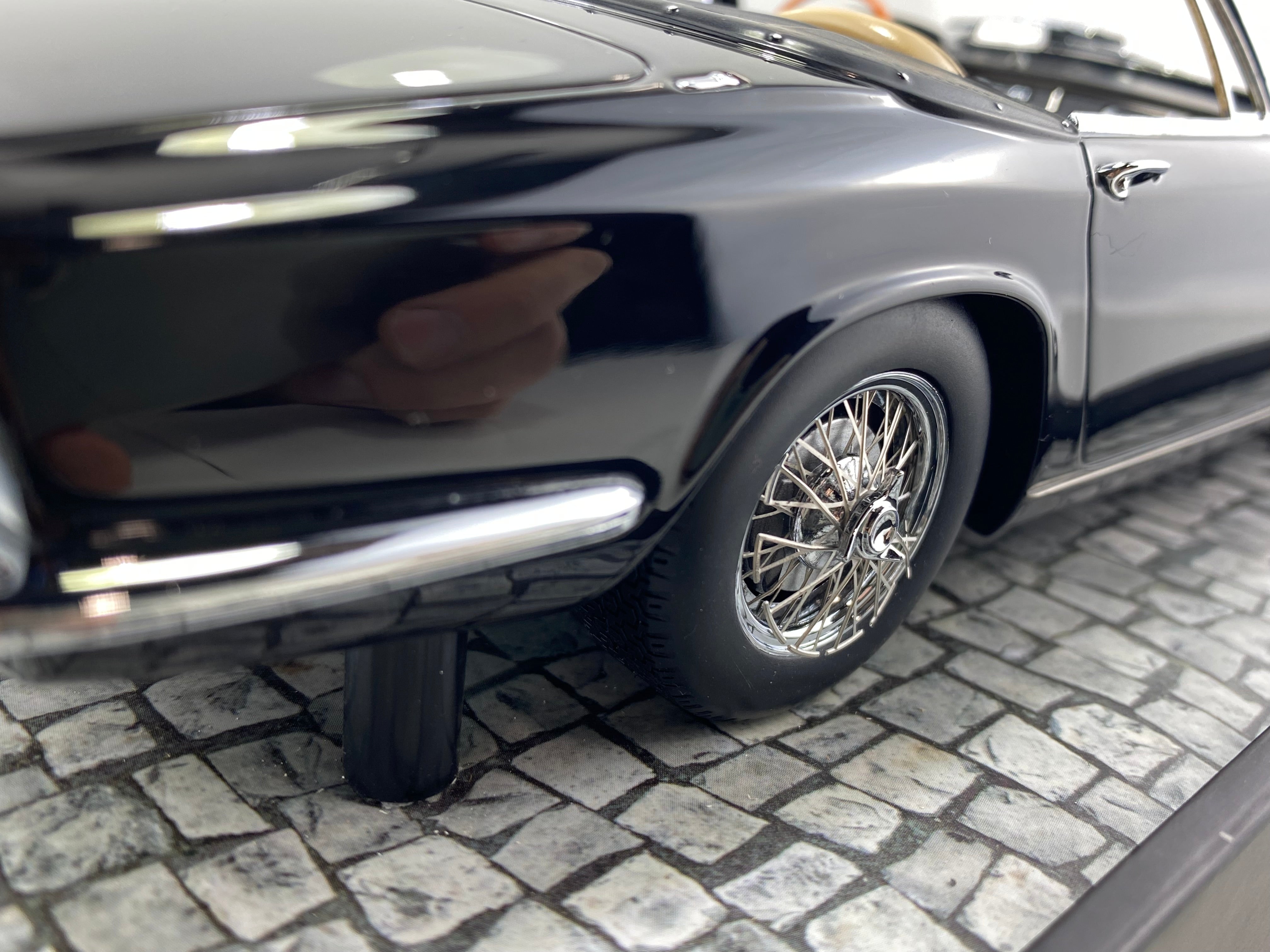 Minichamps 1:18 MASERATI MISTRAL SPYDER – 1964 – BLACK L.E. 999 pcs. 107123430 (Clearance Final Sale)