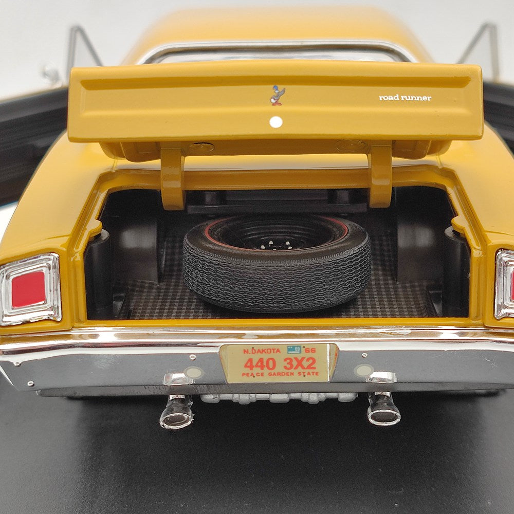 1:18 SUPERCAR Plymouth Roadrunner 1969 1/2 440 6BBL VERSION #29555P Diecast Car Toy Gift