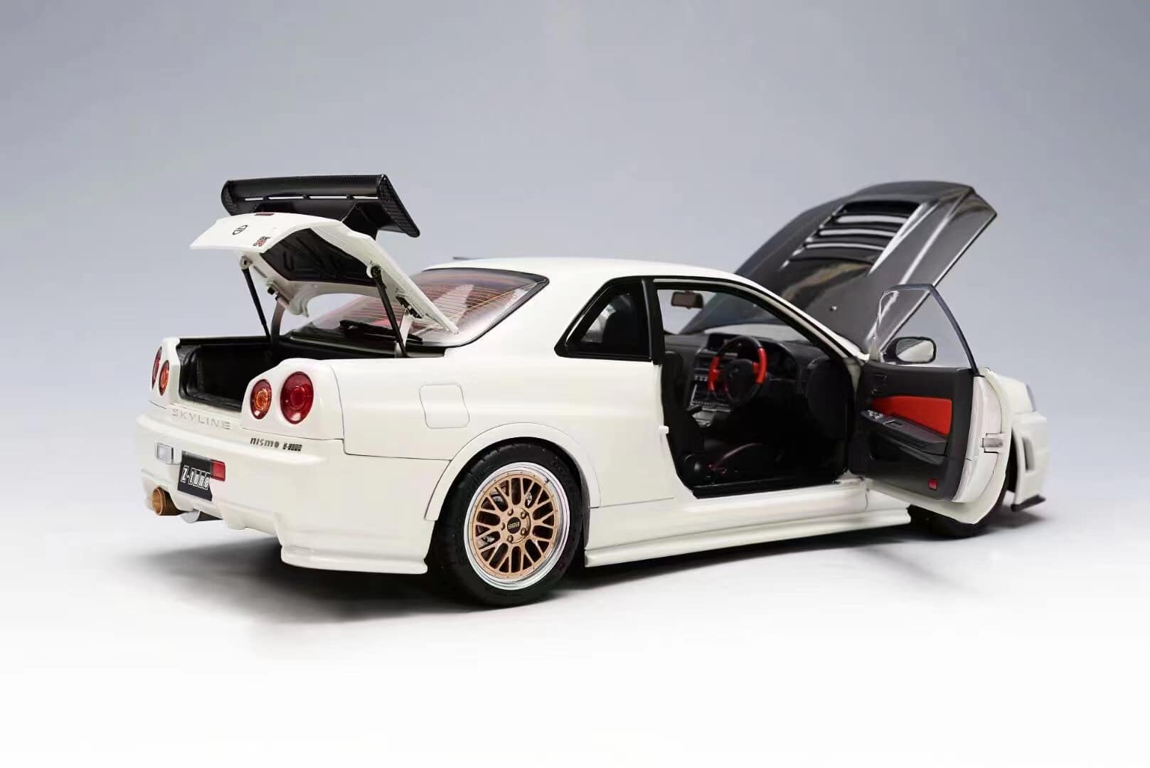 *PREORDER* MOTORHELIX 1:18 Nissan Skyline GT-R (R34) Z-Tune in White