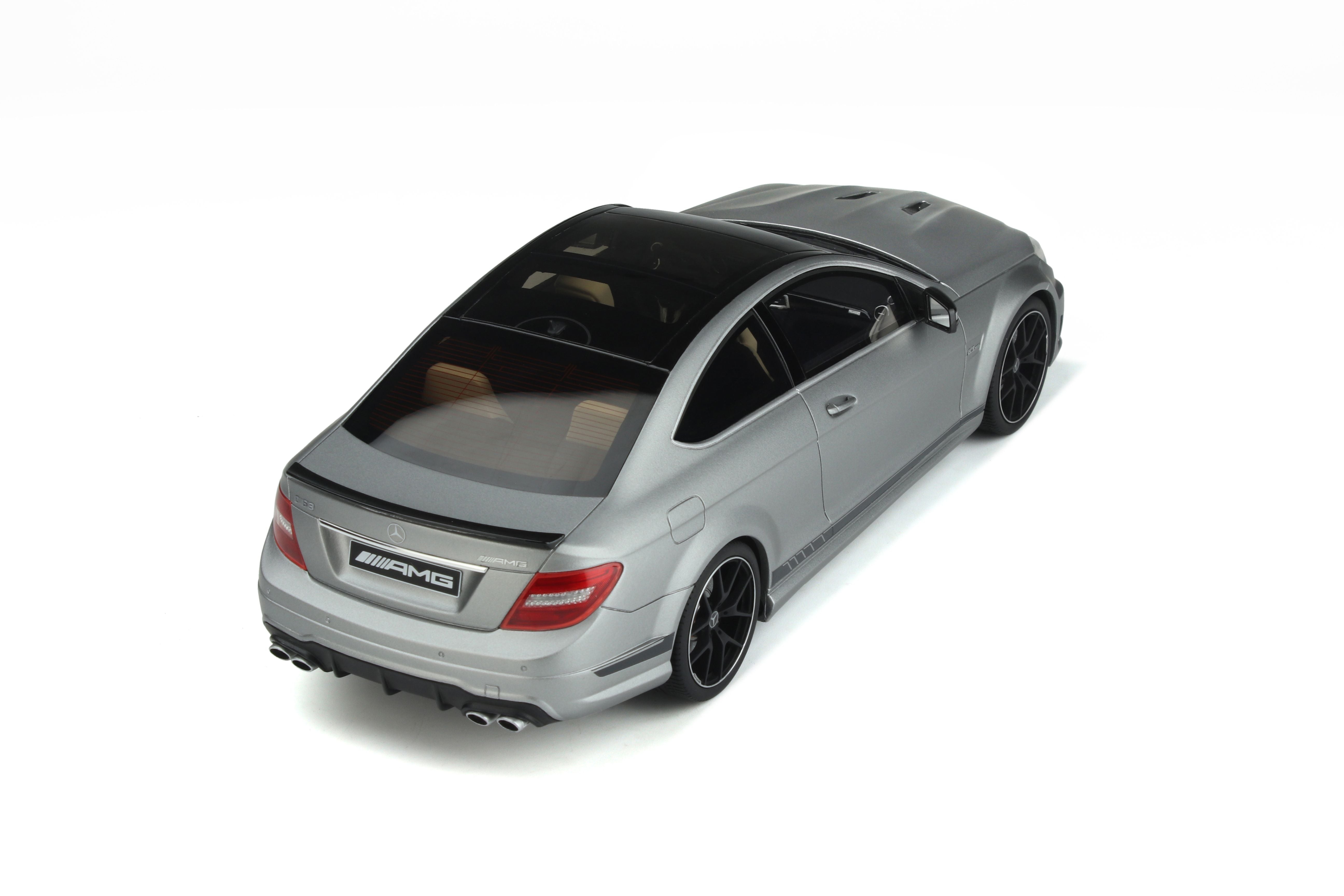 GT Spirit 1:18 Mercedes-Benz C63 AMG Edition 507 Designo Platinum Magno 2014 GT381