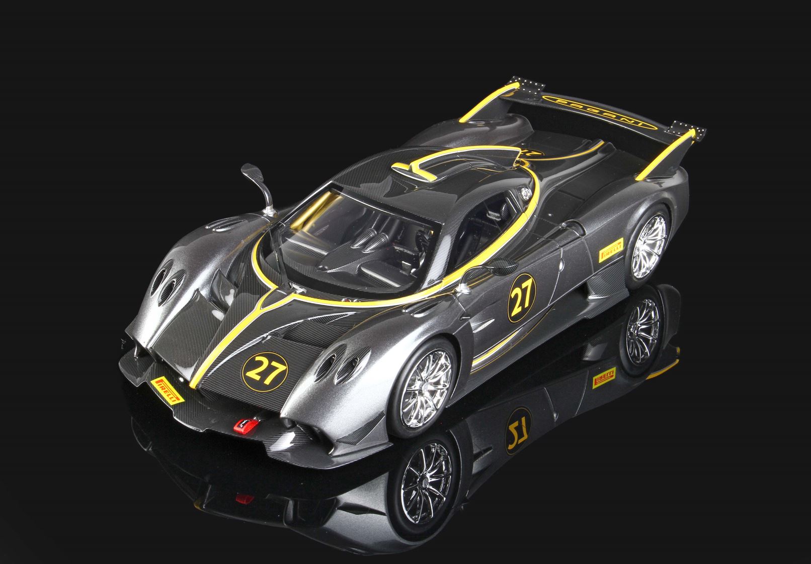 Pagani Huayra R - 1:18