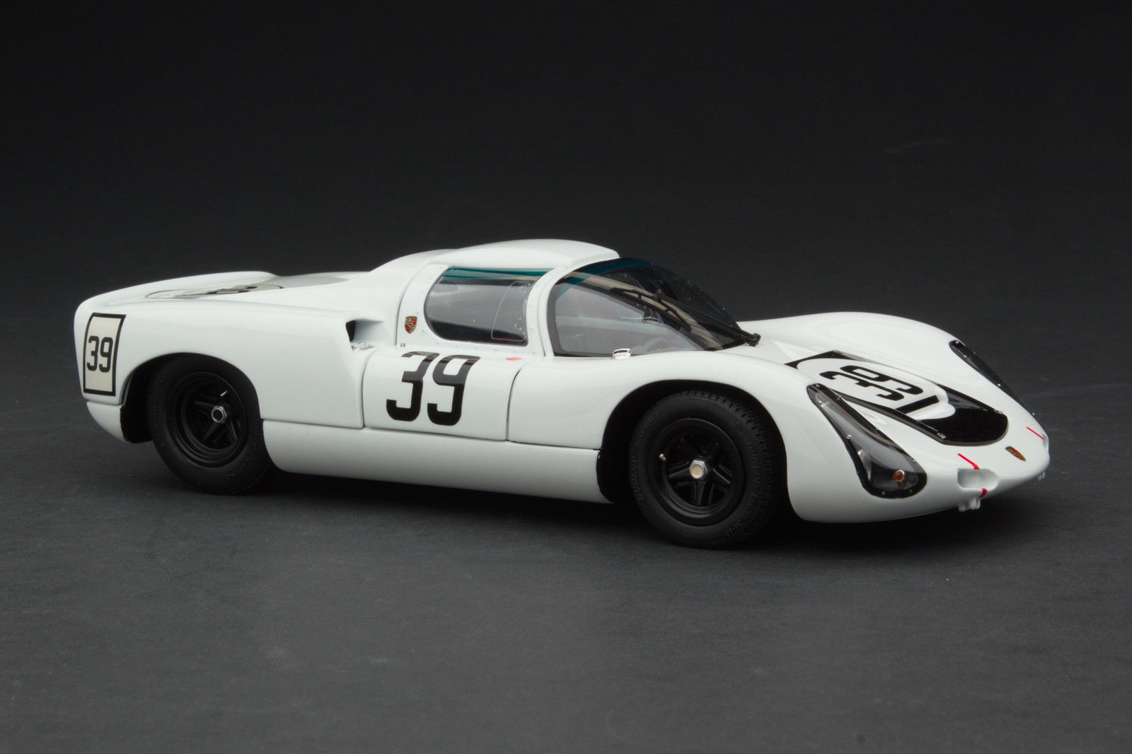 EXOTO 1:18 1967 Porsche 910 #39 Le Mans 24 Hours Udo Schutz, Joe Buzzetta Black cover MTB00062DB