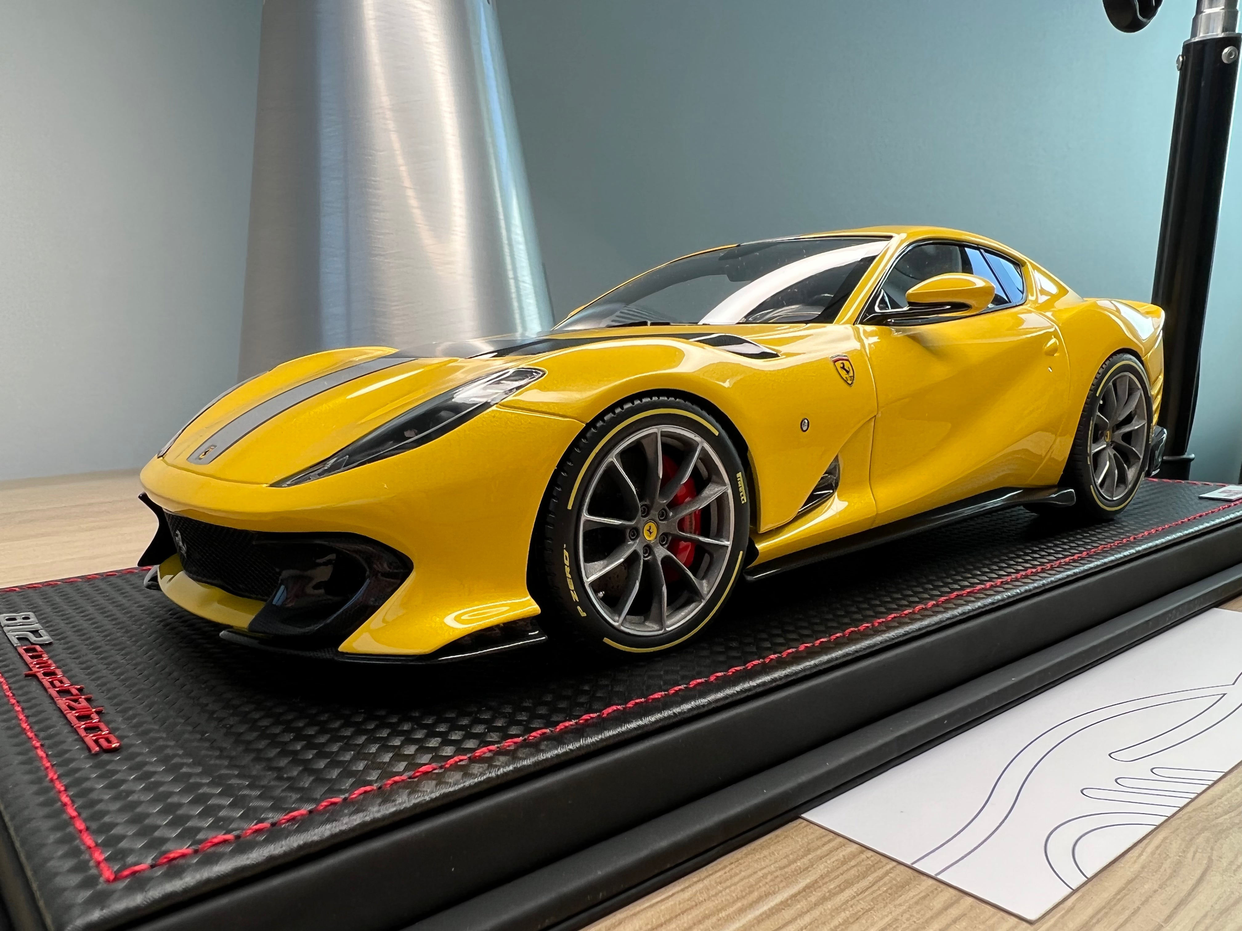 Ferrari 812 Competizione - Giallo Tristrato - 1:18