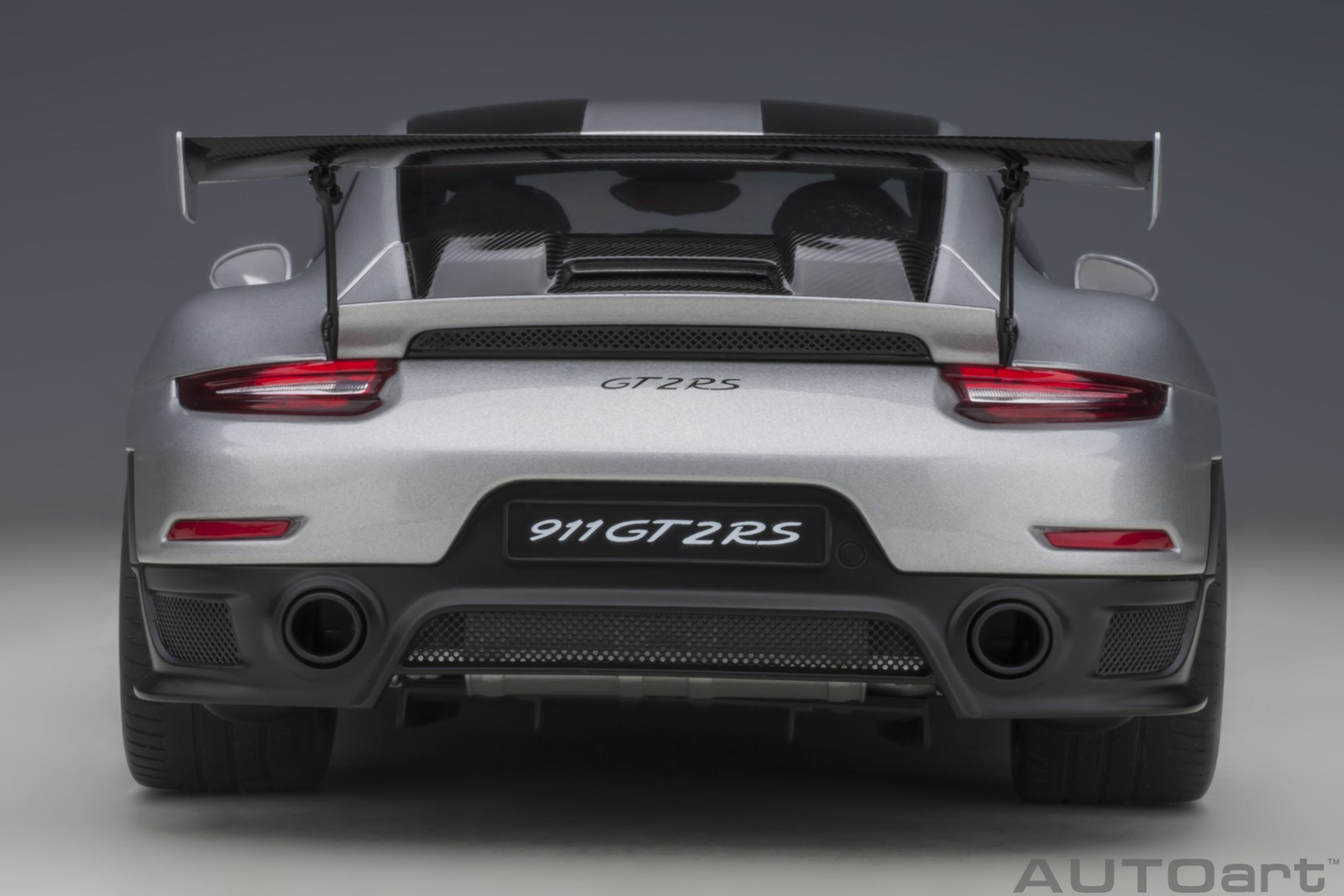 AUTOart 1:18 Porsche 911 (991.2) GT2 RS Weissach Package (GT Silver) 78174