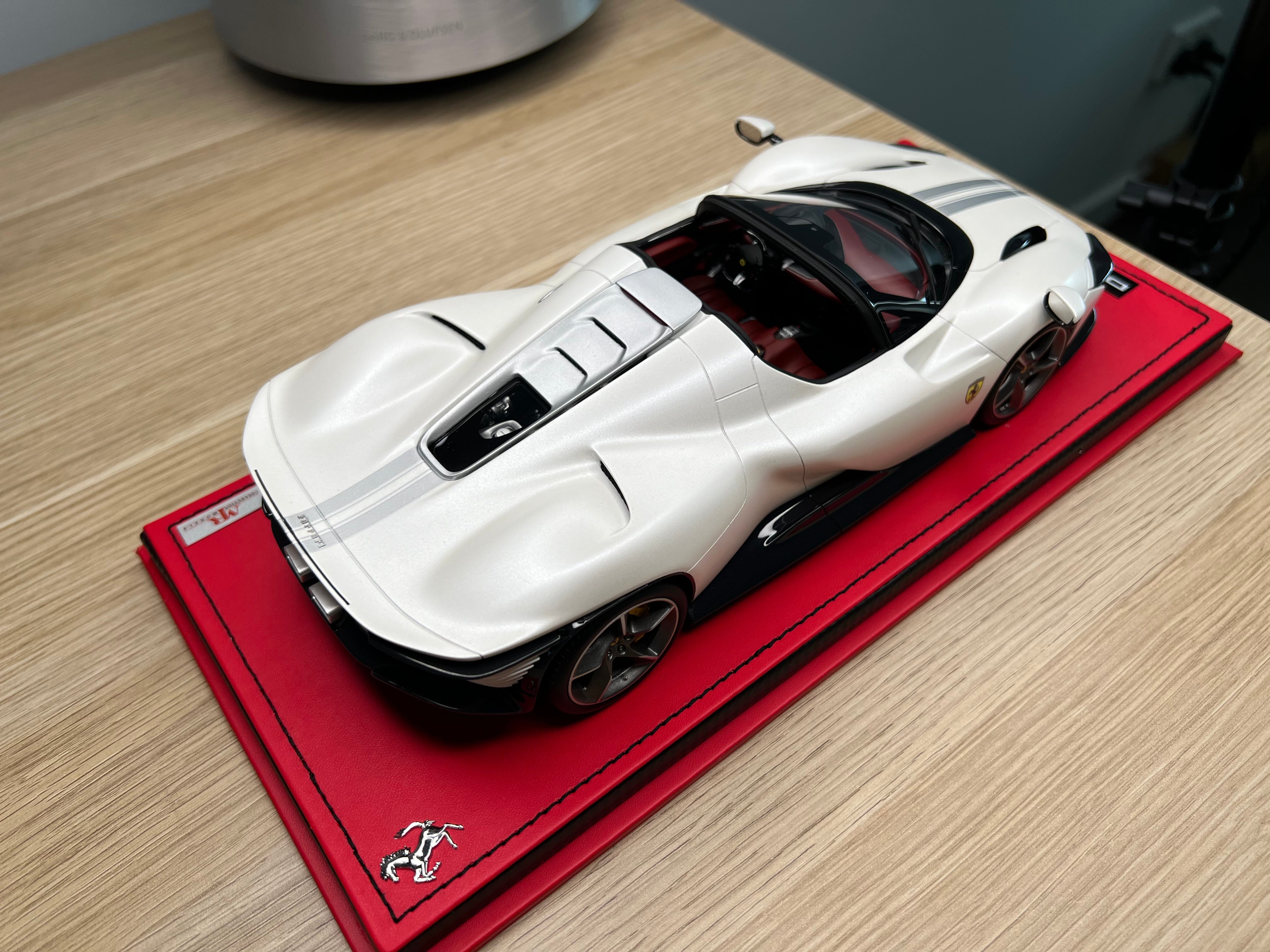 Ferrari Daytona SP3 Icona - Pearl White - 1:18