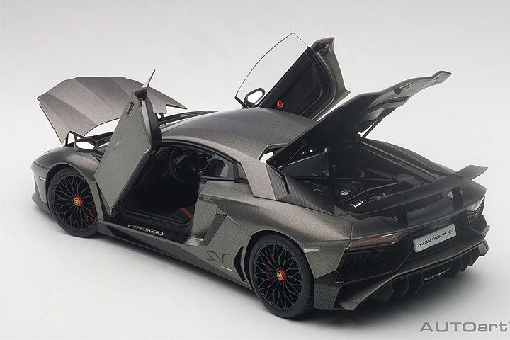 LAMBORGHINI AVENTADOR LP750-4 SV (GRIGIO TITANS/MATT GREY)