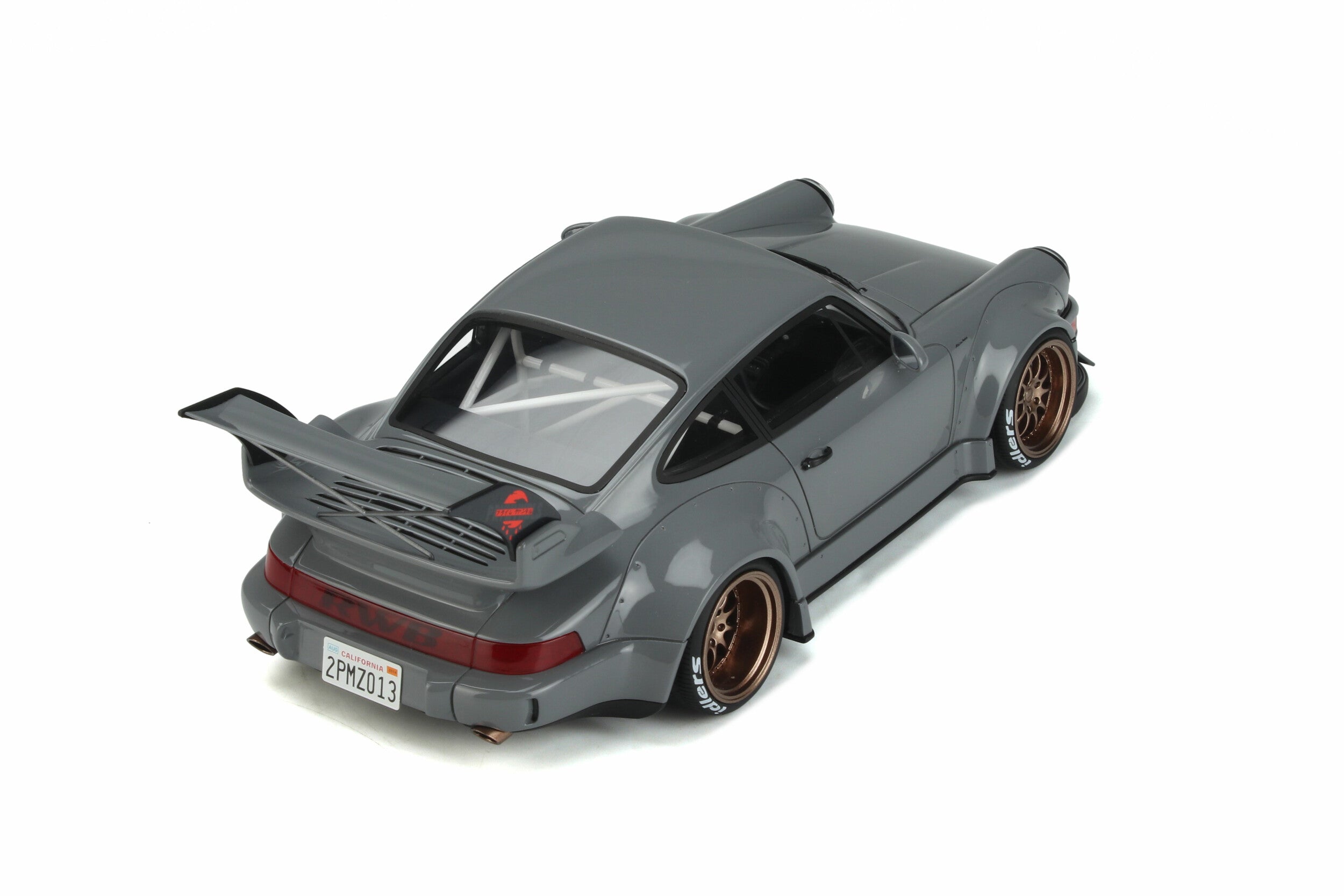 GT Spirit 1:18 Porsche 993 RWB Akiba Edition
