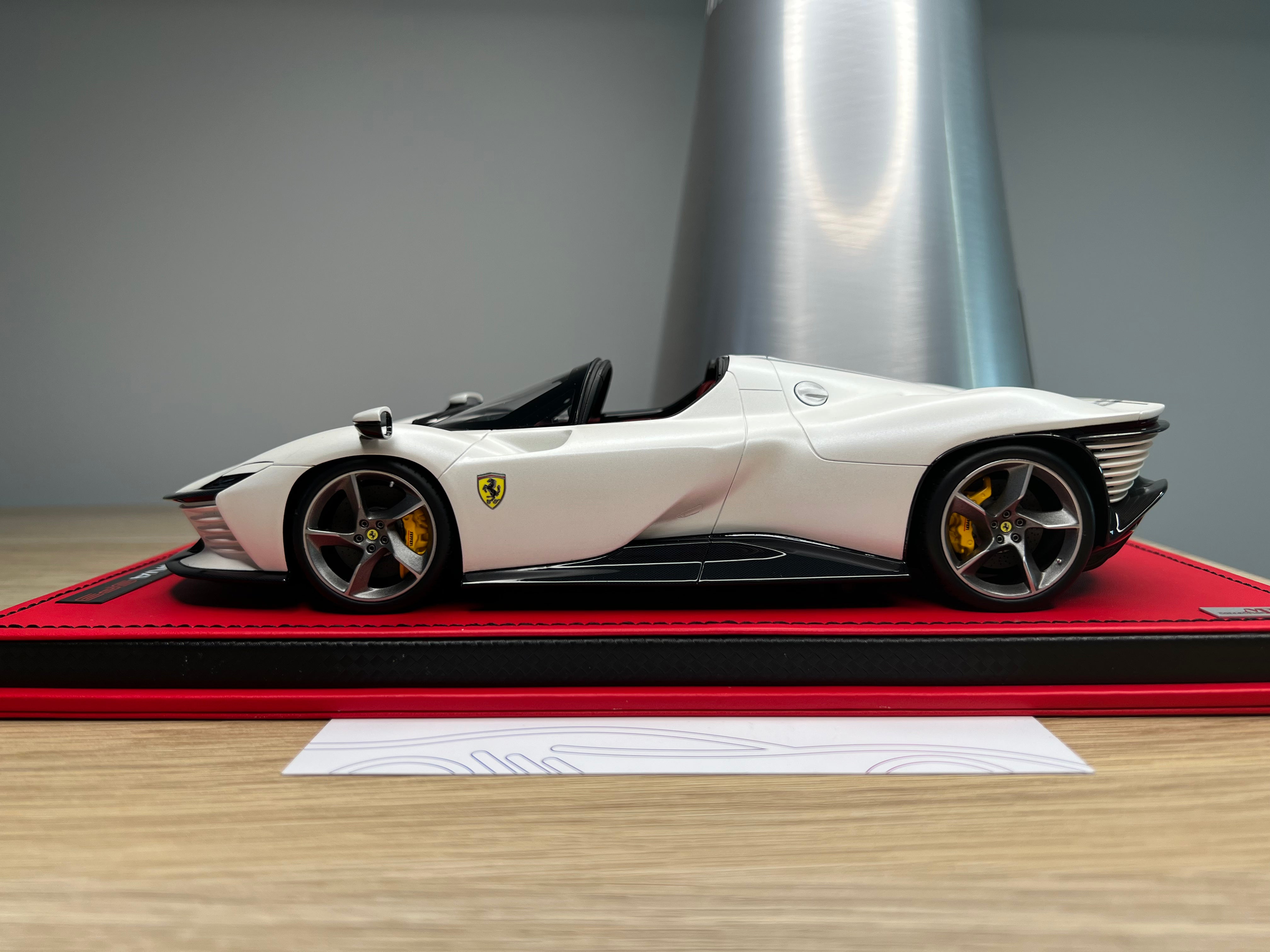 Ferrari Daytona SP3 Icona - Pearl White - 1:18