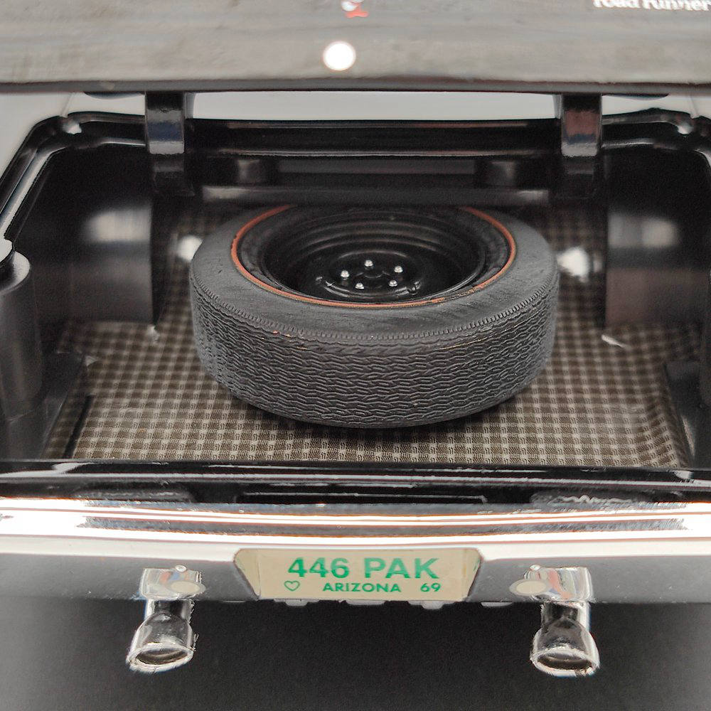 Supercar Collectibles 1/18 1969 1/2 Plymouth Roadrunner  #29554PDiecast Model Car Limited Edition Collection Auto Toys Black Gift