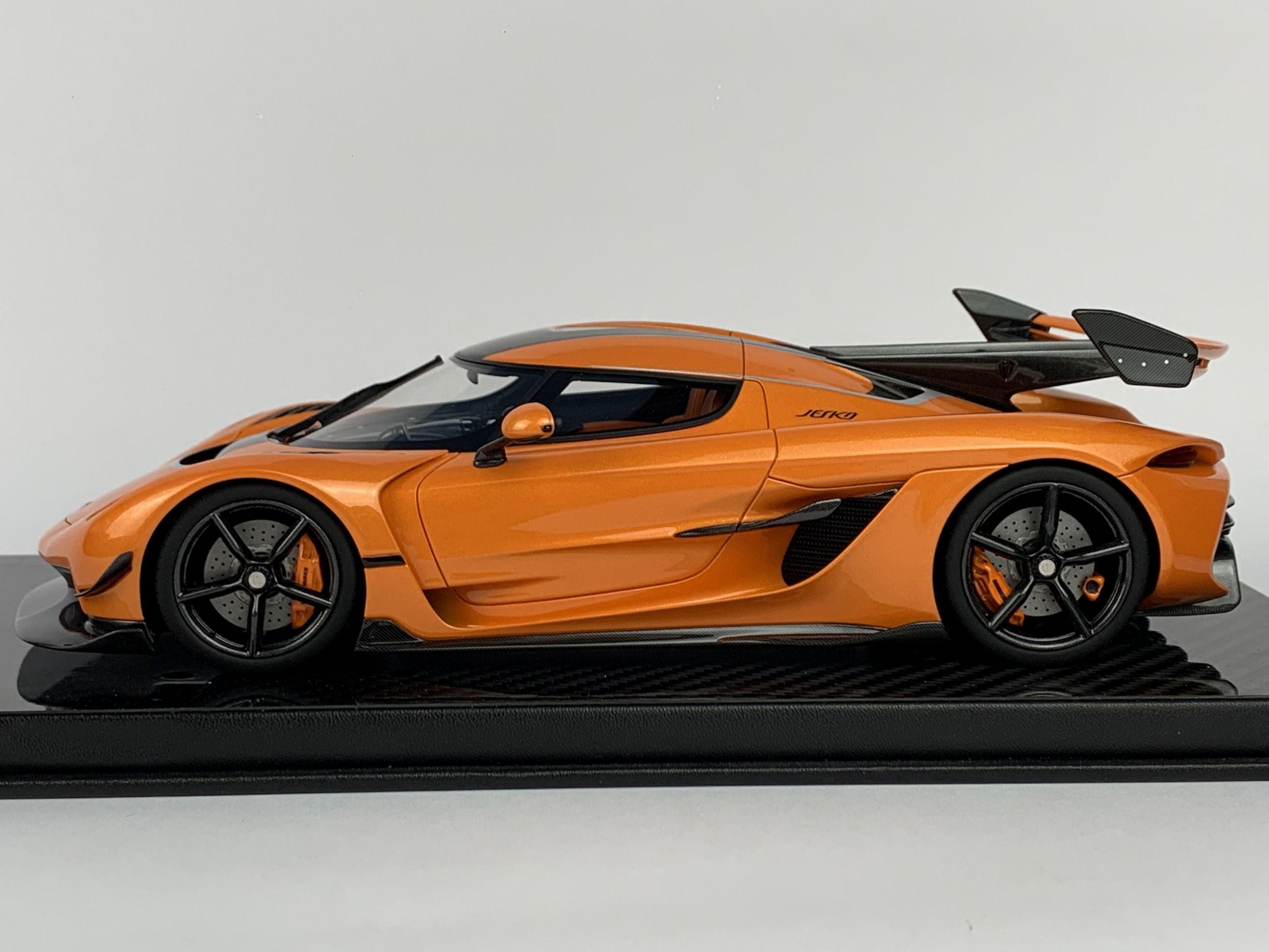 Frontiart 1:18 Koenigsegg Jesko Attack Tang orange F072-158