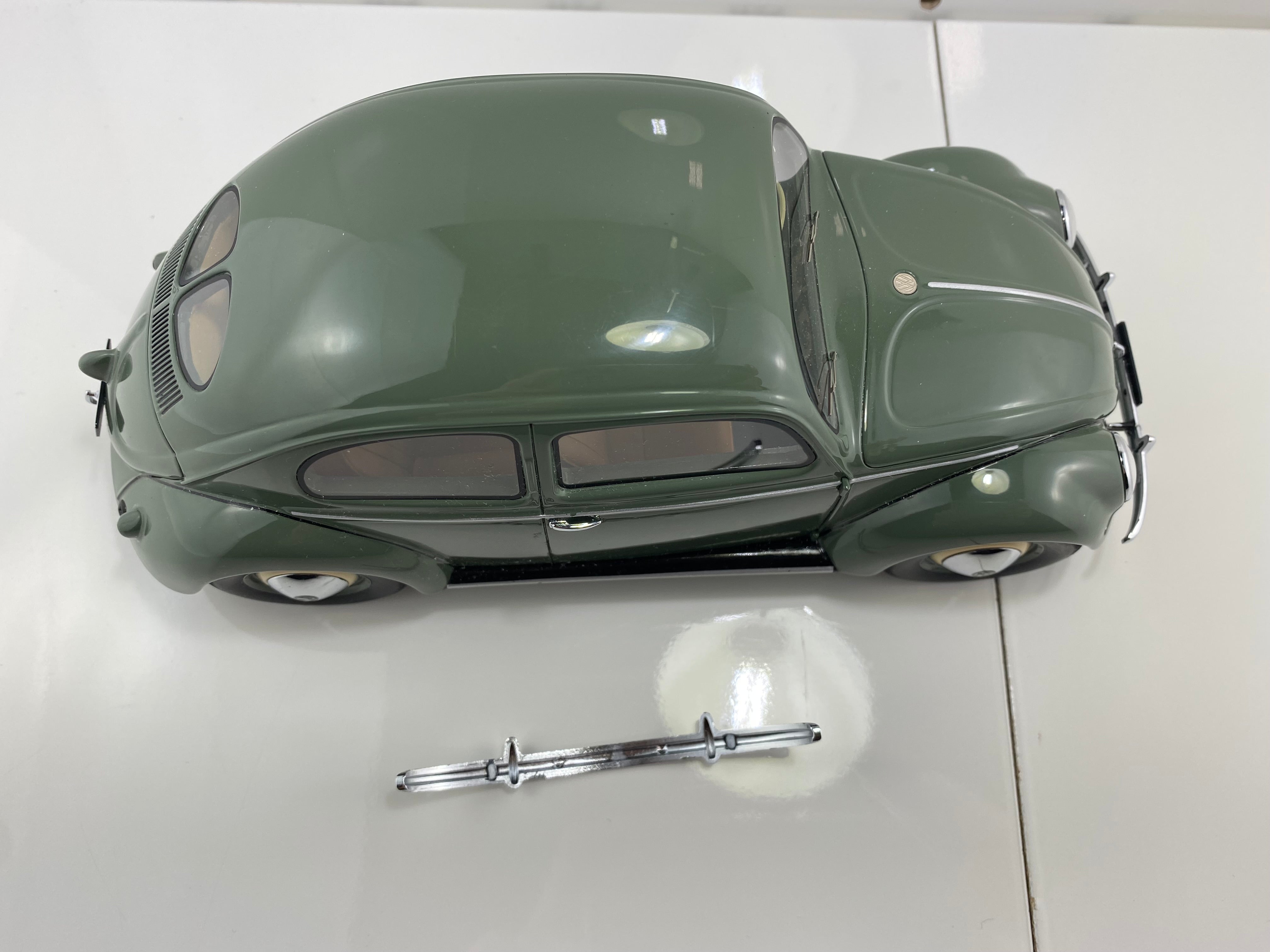 Minichamps 1:18 VOLKSWAGEN Beetle 1200 – 1949 – GREEN 107054000 (Clearance Final Sale)
