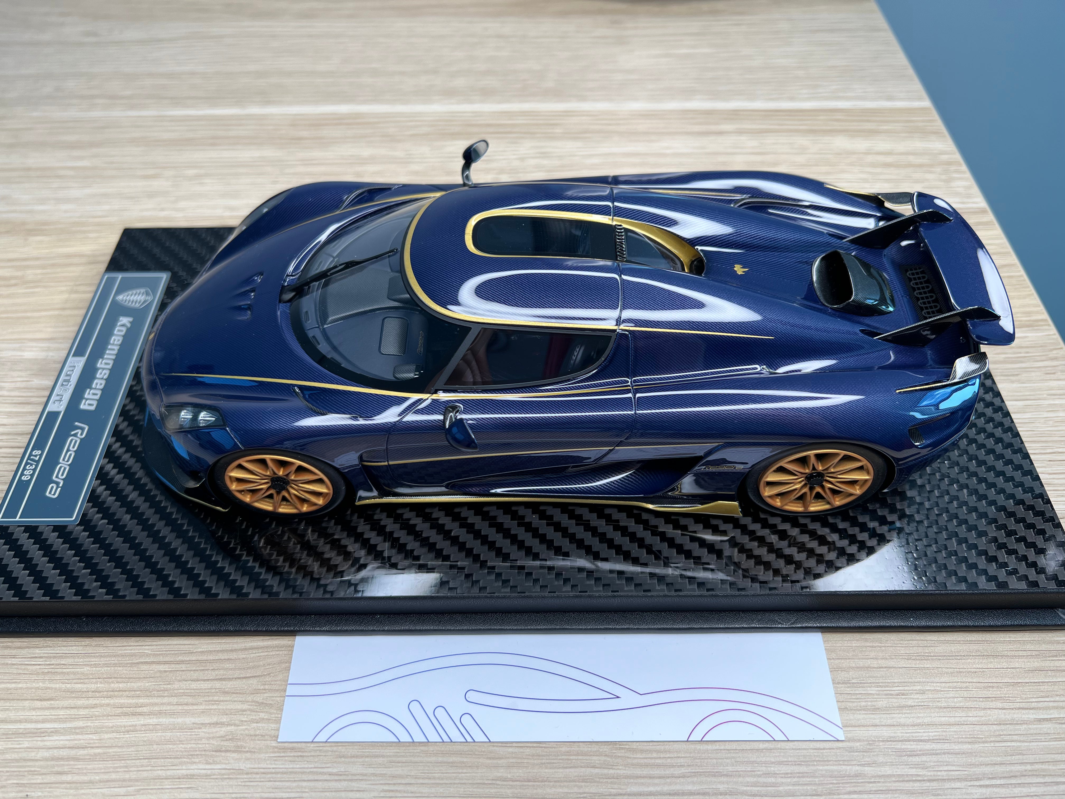 Koenigsegg Regera carbon blue tint gold wheels Zach's Garage - 1:18