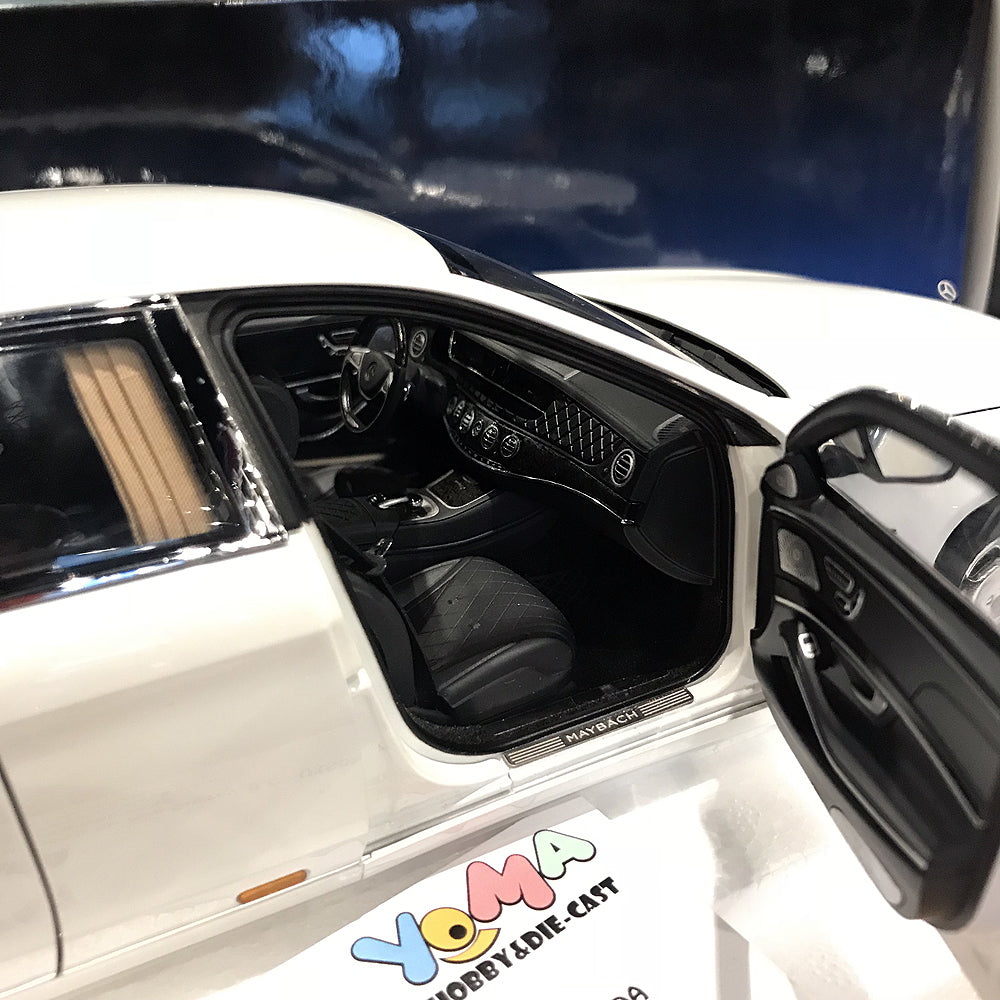 AUTOart 1:18 Mercedes-Maybach S-Klasse S600 Pullman White 76296