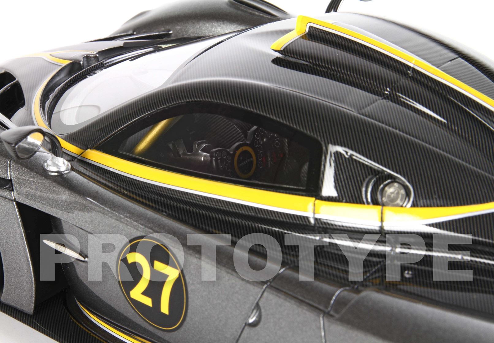 Pagani Huayra R - 1:18