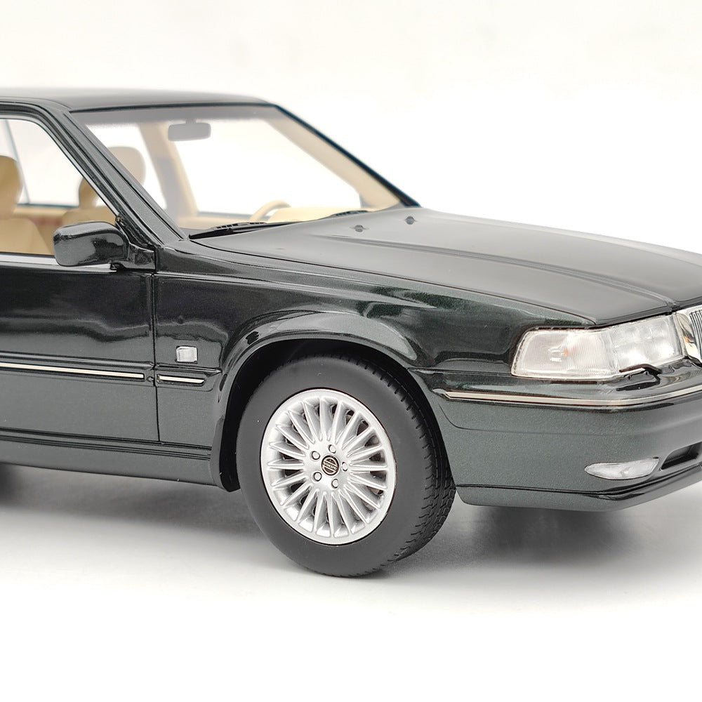 DNA Collectibles 1/18 Volvo S90 Royal Level 3 1998 DNA000090 Resin Model Green Toy Car Gift